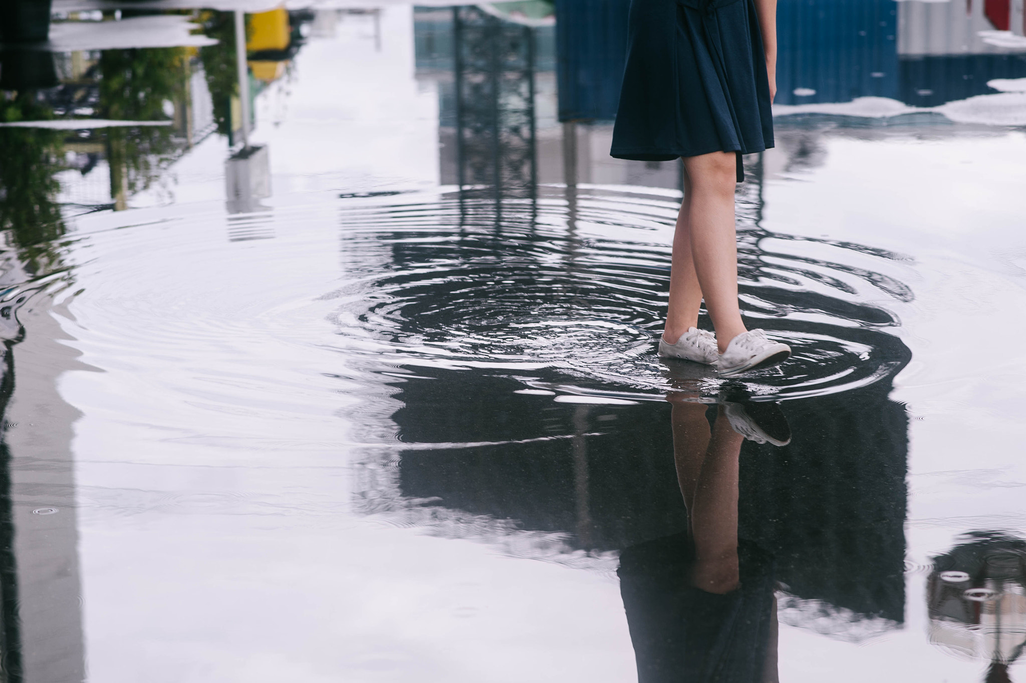 Nikon Df + Nikon AF-S Nikkor 85mm F1.8G sample photo. Rainy everyday photography