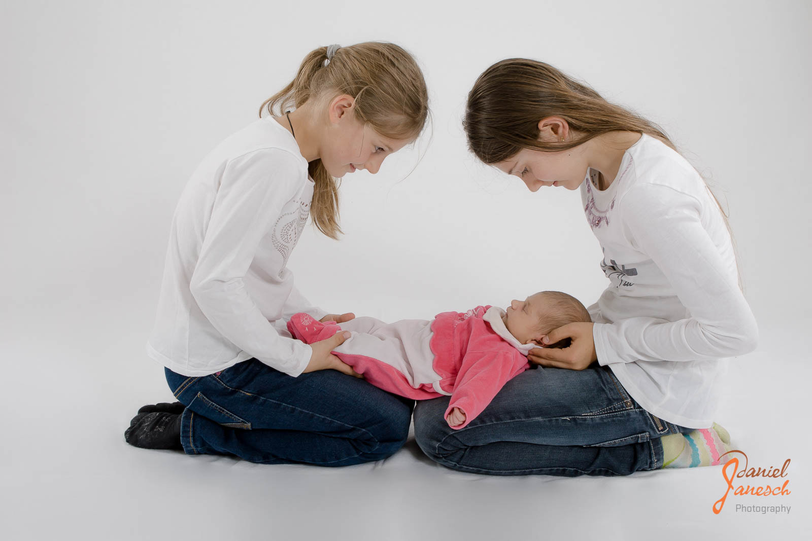 Canon EOS 30D + Canon EF 24-70mm F2.8L USM sample photo. Newbornshooting von anna photography