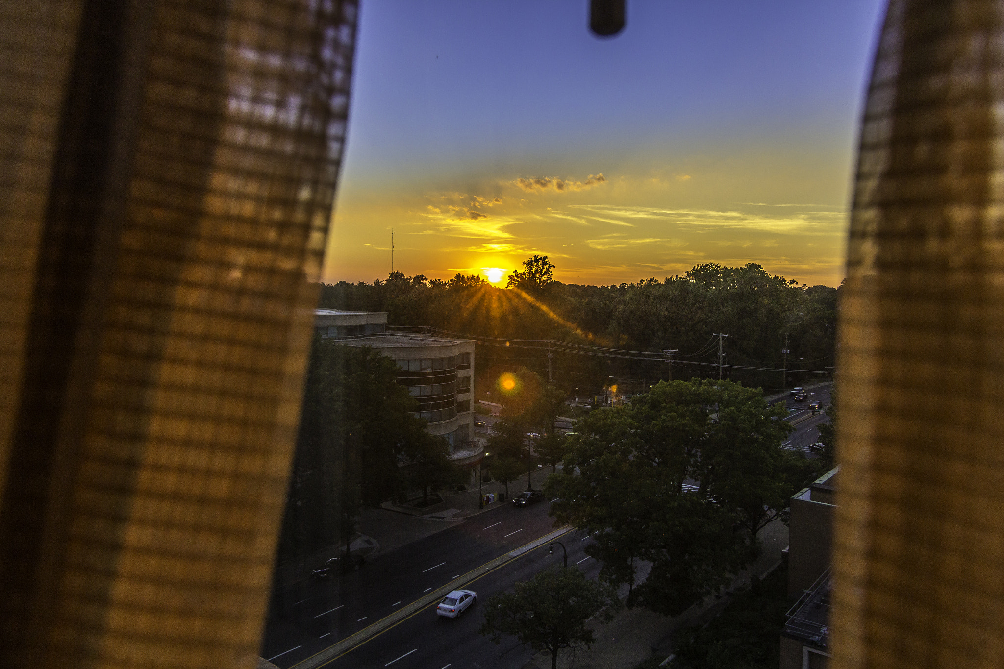 Canon EOS 1200D (EOS Rebel T5 / EOS Kiss X70 / EOS Hi) sample photo. Hotel sunset photography