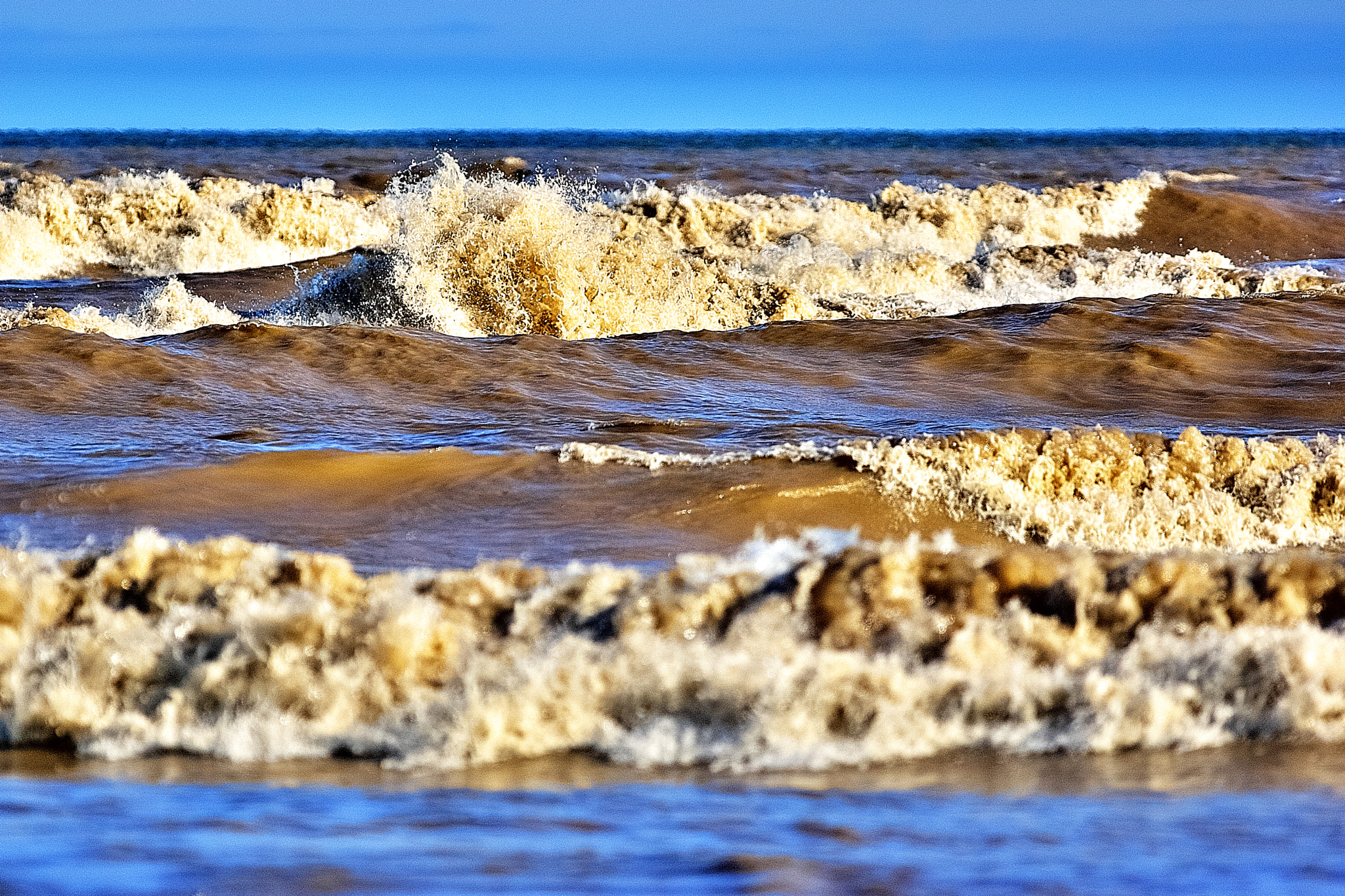 Sony SLT-A77 + Minolta AF 400mm F4.5 HS-APO G sample photo. Mud wave photography
