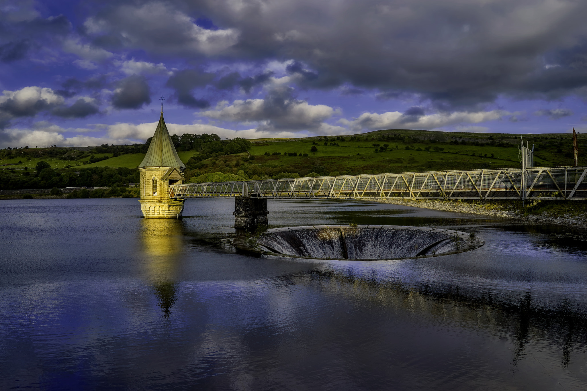 Sony a7 + FE 21mm F2.8 sample photo. Pontsticill reservoir sunset photography