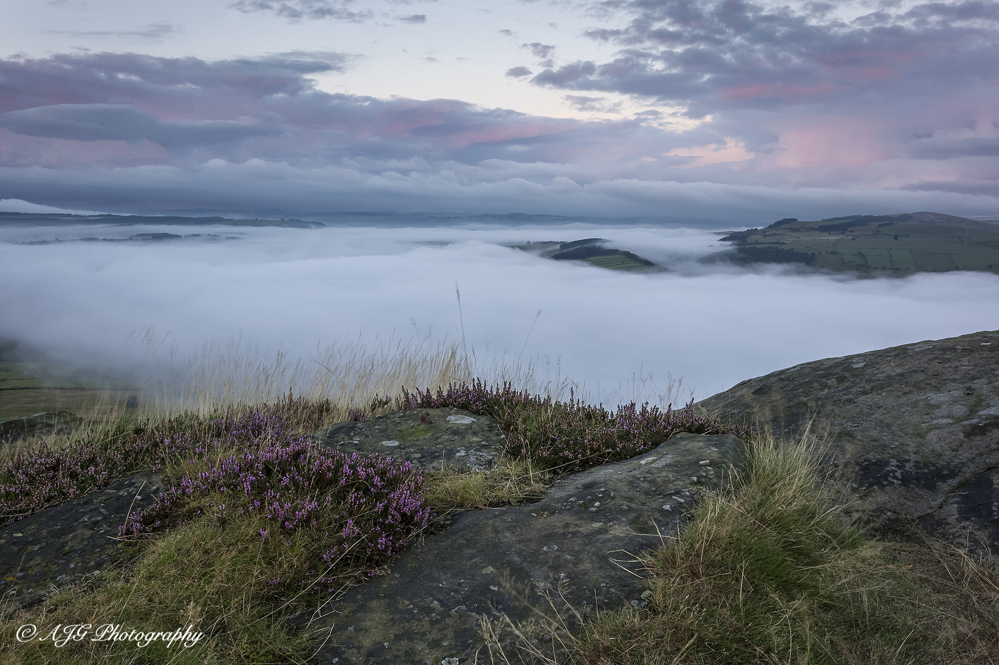 Canon EOS-1Ds sample photo. Curbar edge cloud inversion photography