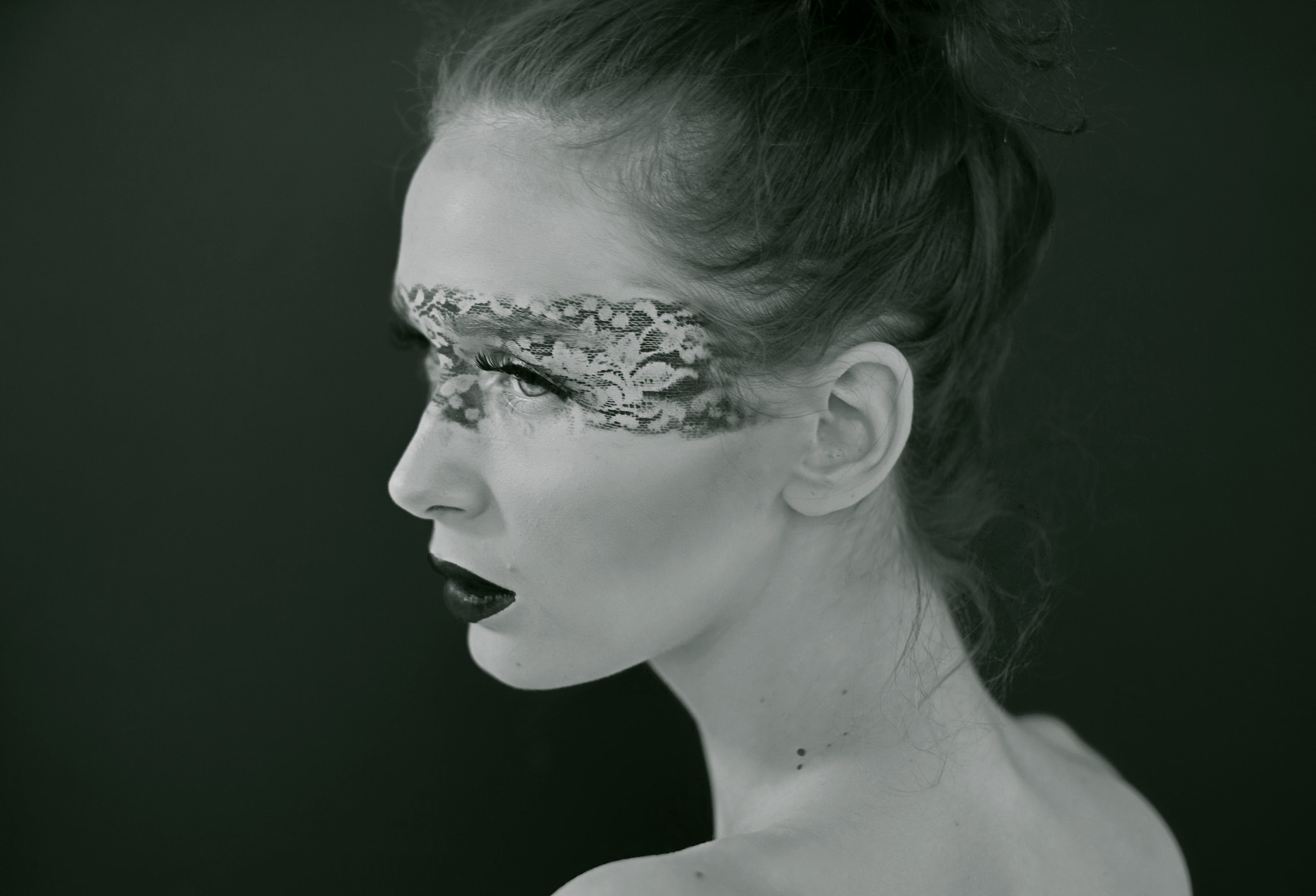 Canon EOS-1Ds Mark II sample photo. Mask photography