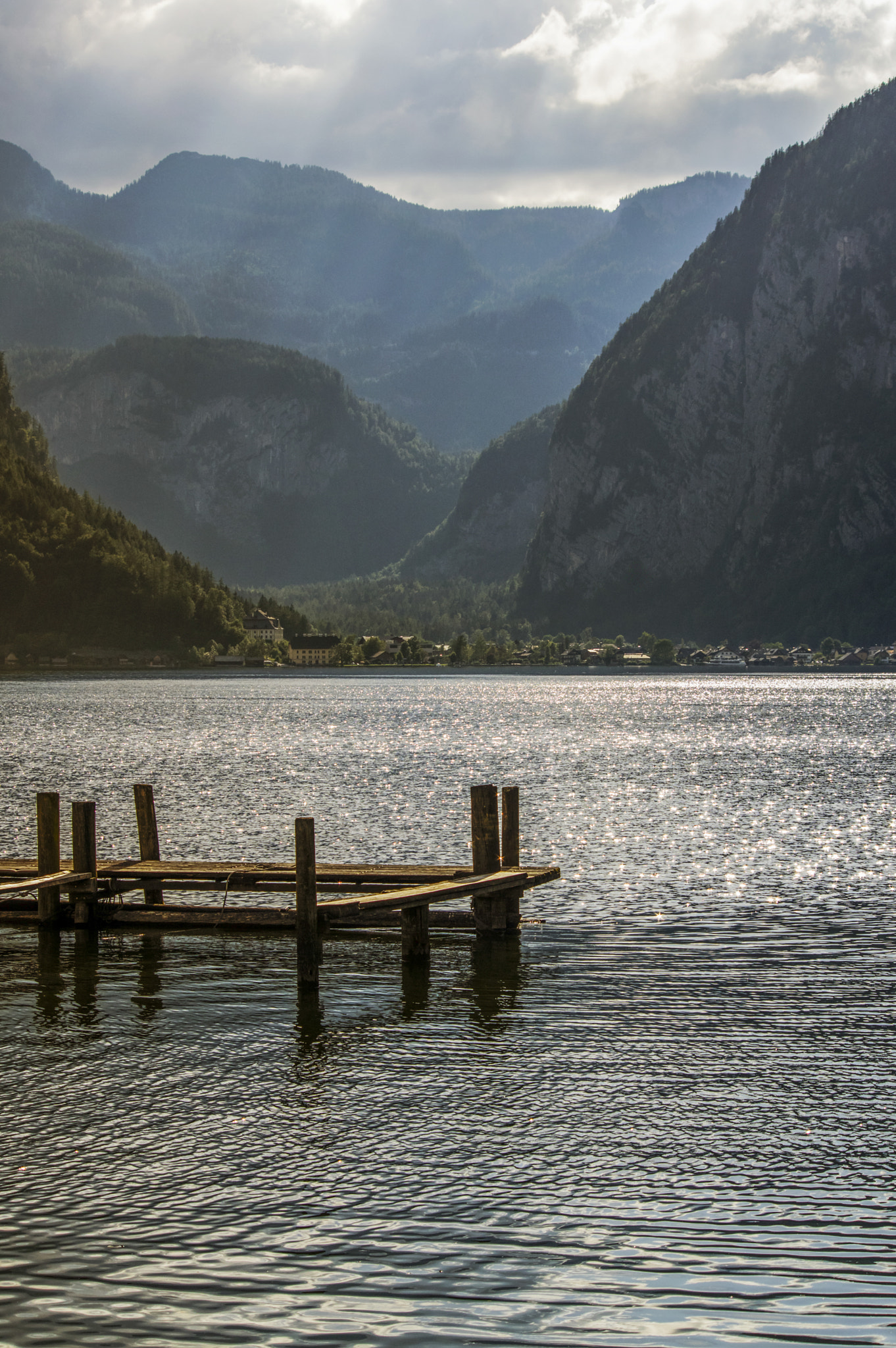 Pentax K-3 sample photo. Sunrays on hallstatt lake photography