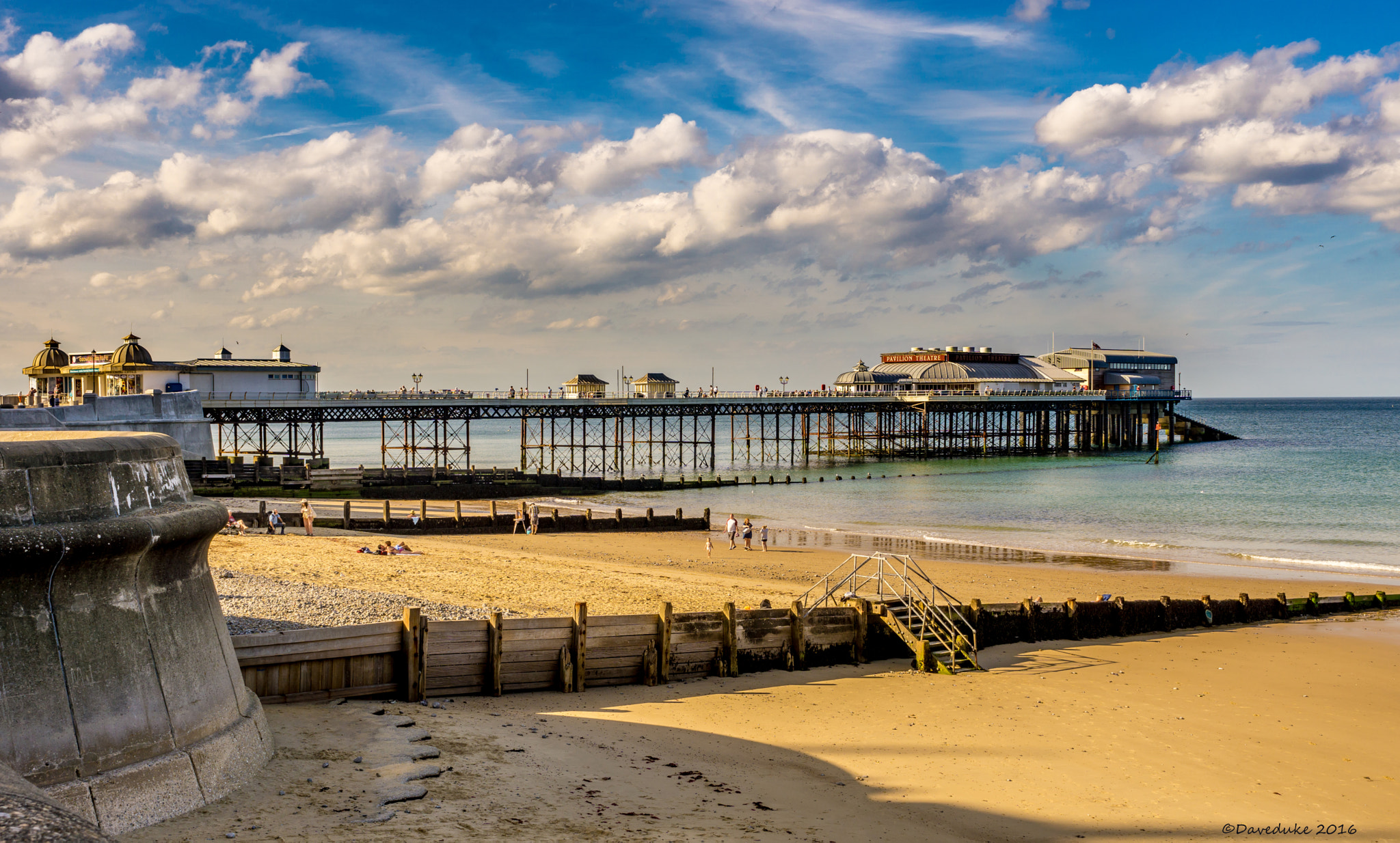 Sony FE 28mm F2 sample photo. Cromer pier and beach. photography