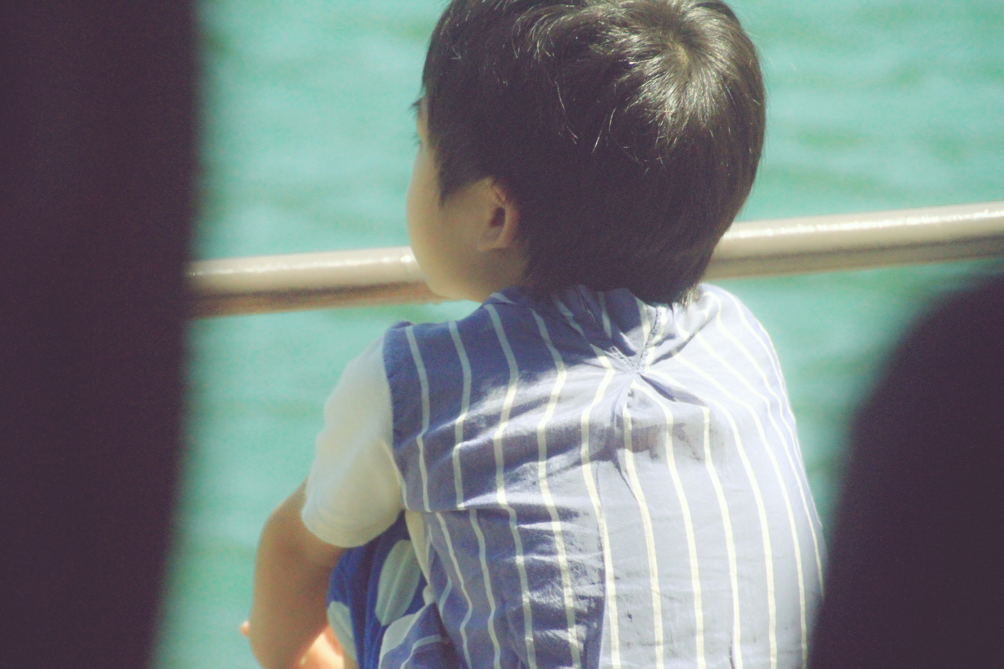 Canon EOS 7D + Canon 18-270mm sample photo. What are you looking？ photography