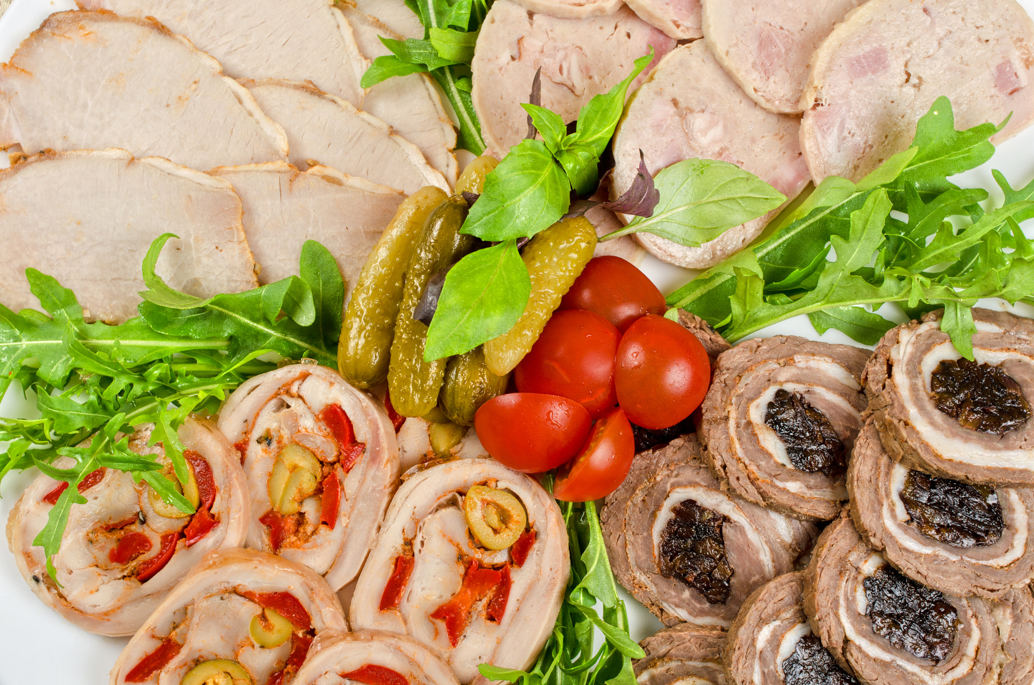 Nikon D7000 + Nikon AF Nikkor 35mm F2D sample photo. Cutting stuffed meat photography