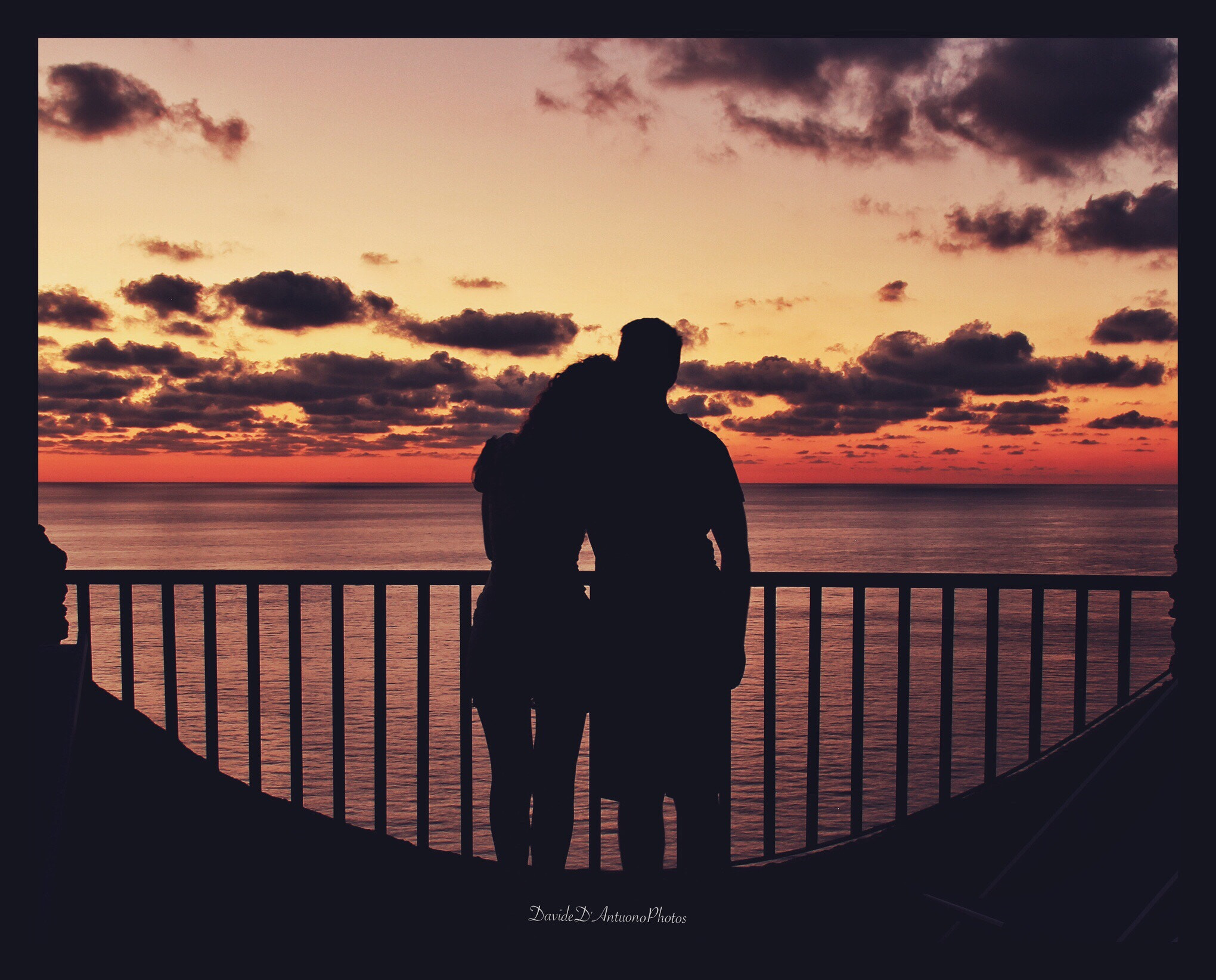 Canon EOS 60D + Canon EF-S 18-135mm F3.5-5.6 IS sample photo. Tropea, sunset on the balcony  photography