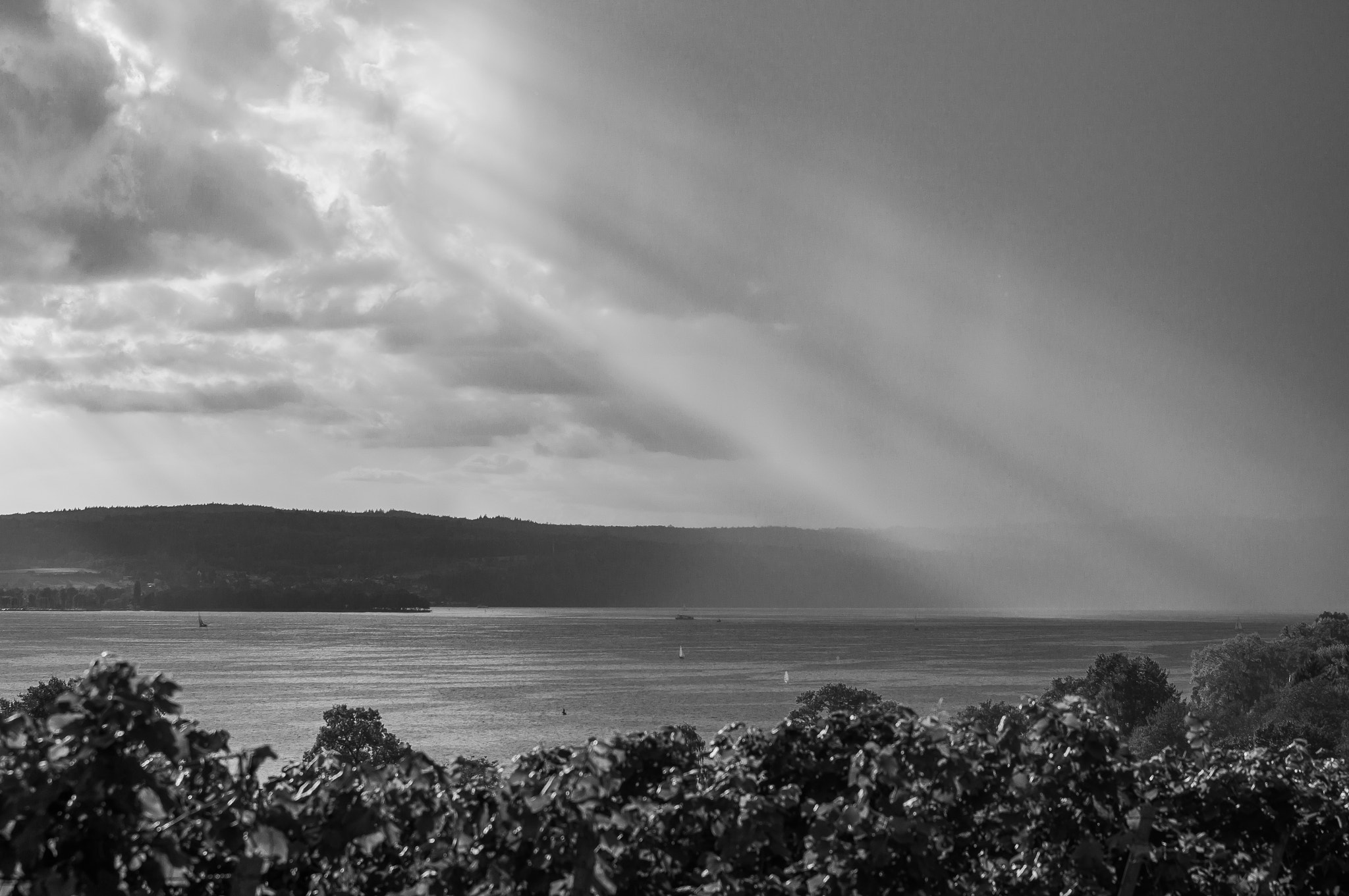 Sony Alpha NEX-6 + Tamron 18-270mm F3.5-6.3 Di II PZD sample photo. Approaching thunderstorm photography