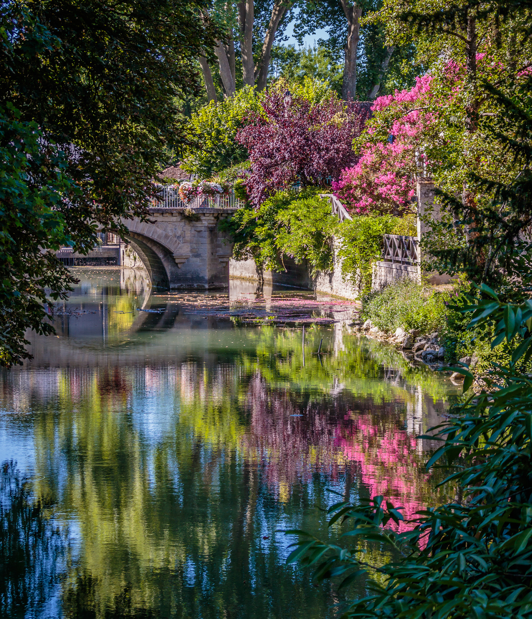 Canon EF 75-300mm F4.0-5.6 IS USM sample photo. D'azay-le-rideaux photography