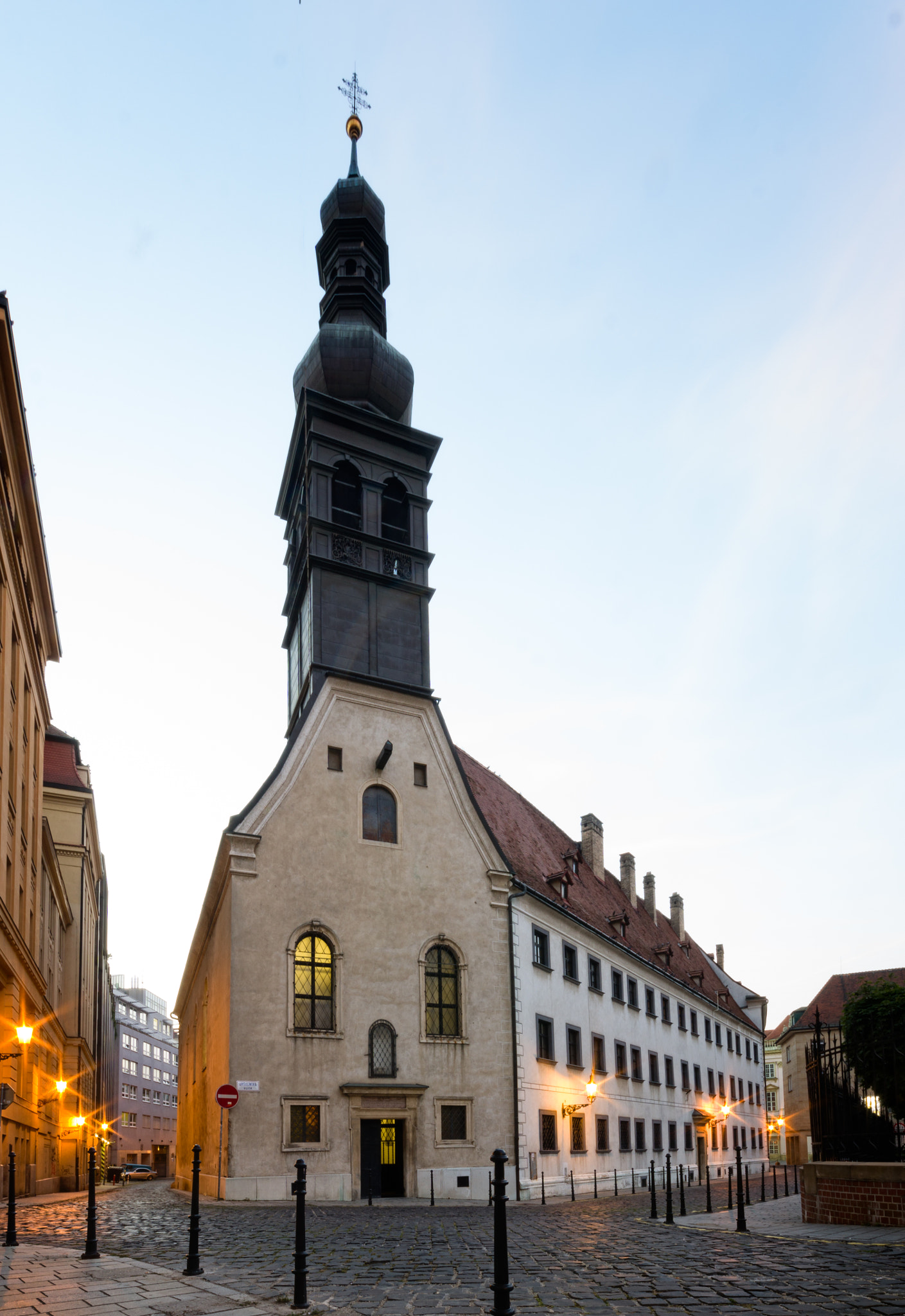 Sony a6000 + Sigma 10-20mm F4-5.6 EX DC HSM sample photo. The ursuline convent photography