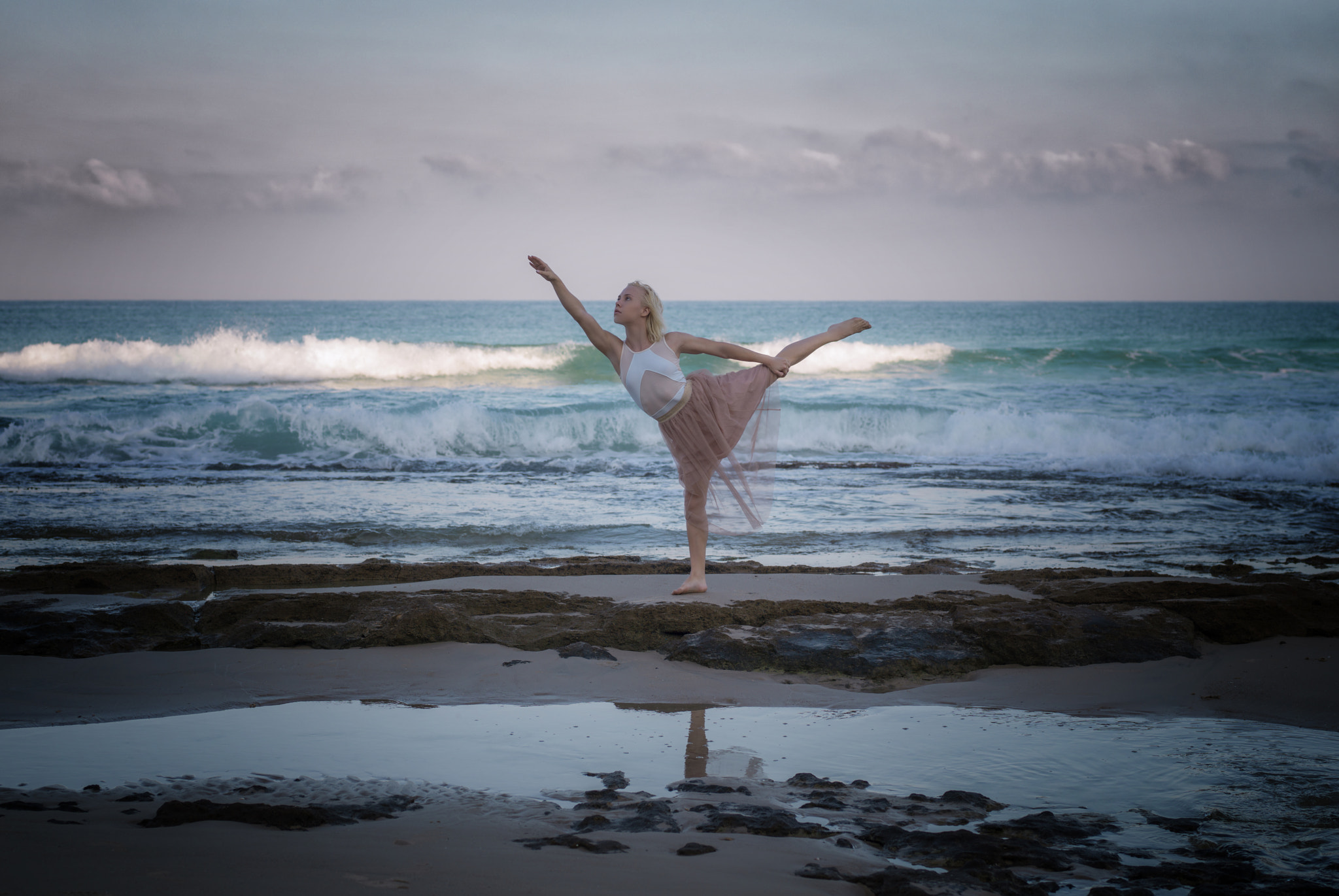 Hasselblad H4D + HC 80 sample photo. Dancing with the sea photography