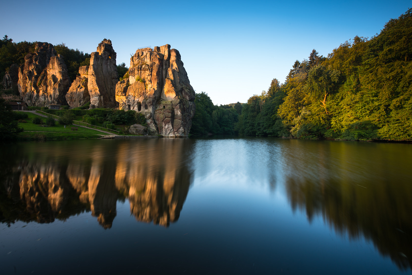 Sony a7R II + Canon EF 16-35mm F4L IS USM sample photo. Magic rocks photography