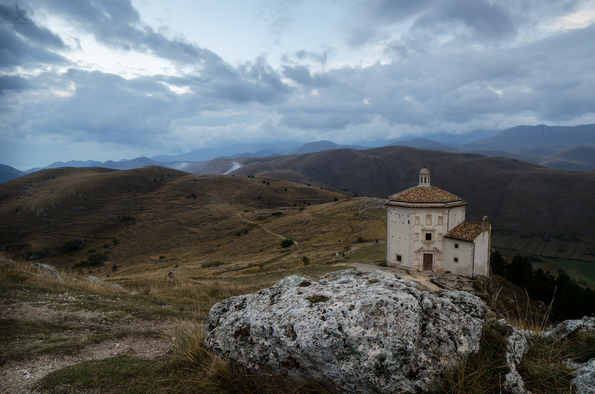 Samyang 14mm F2.8 ED AS IF UMC sample photo. The lonely church photography