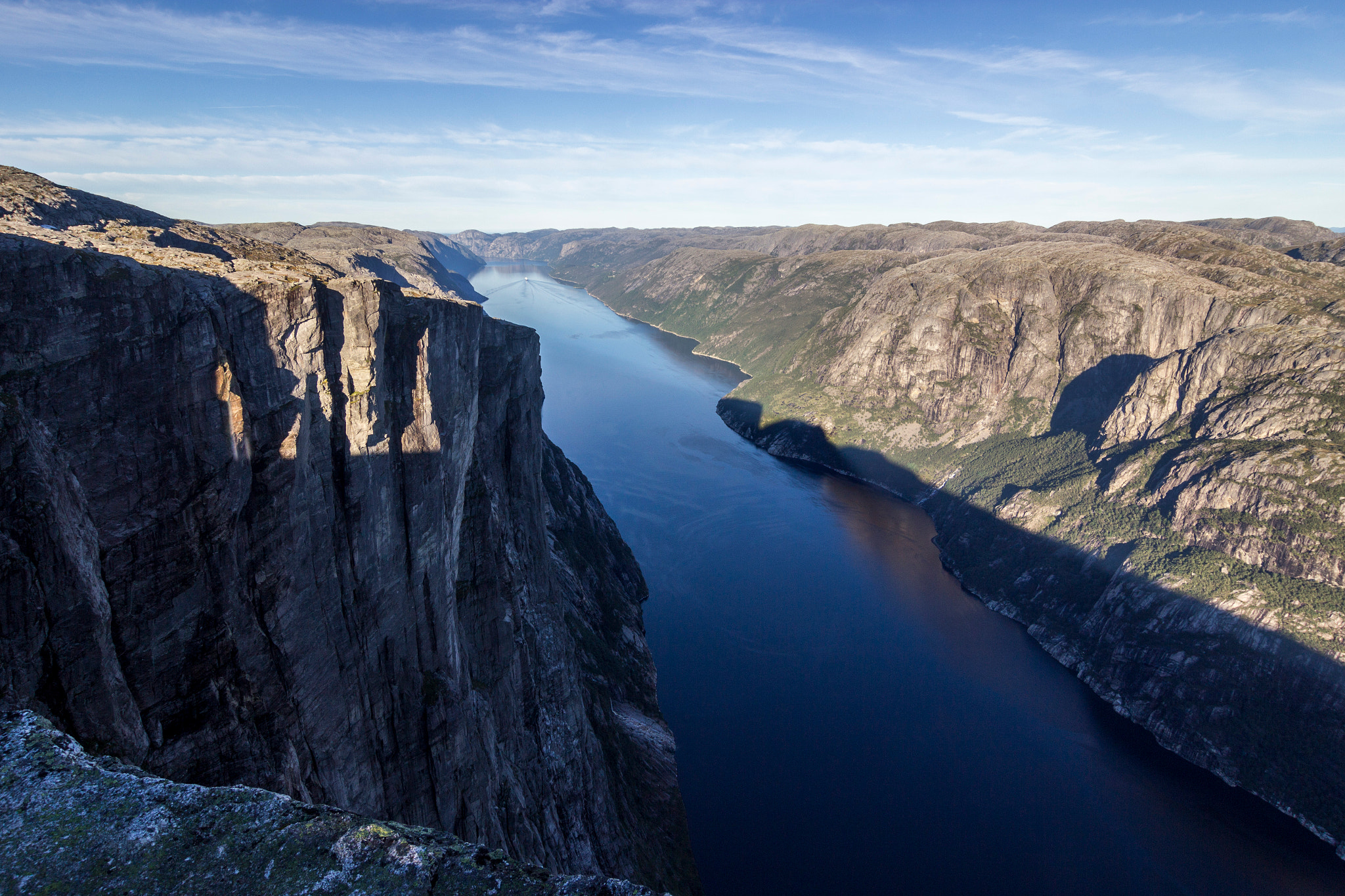 Tokina AT-X Pro 12-24mm F4 (IF) DX sample photo. The cliffs photography