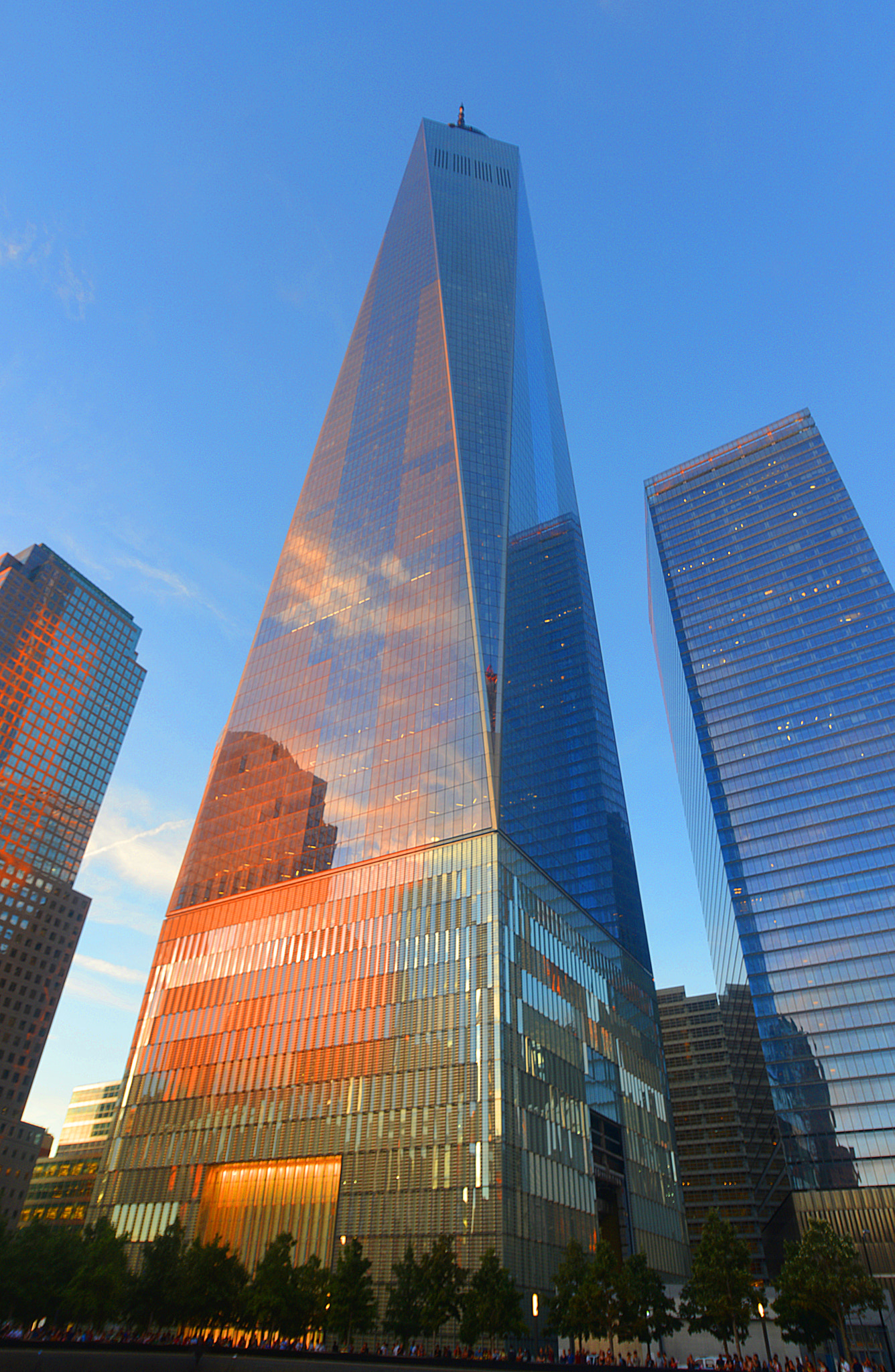 Nikon D600 + Zeiss Milvus 35mm f/2 sample photo. Ground zero memorial nyc photography