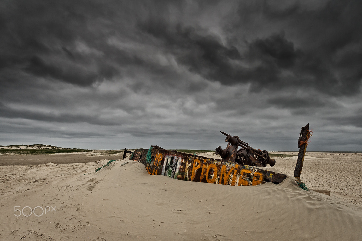 Sigma 10-20mm F3.5 EX DC HSM sample photo. Wrecked photography