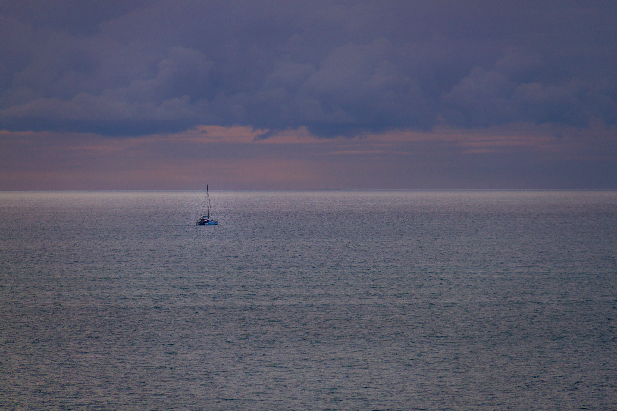 Canon EOS 500D (EOS Rebel T1i / EOS Kiss X3) sample photo. Alone at sea photography