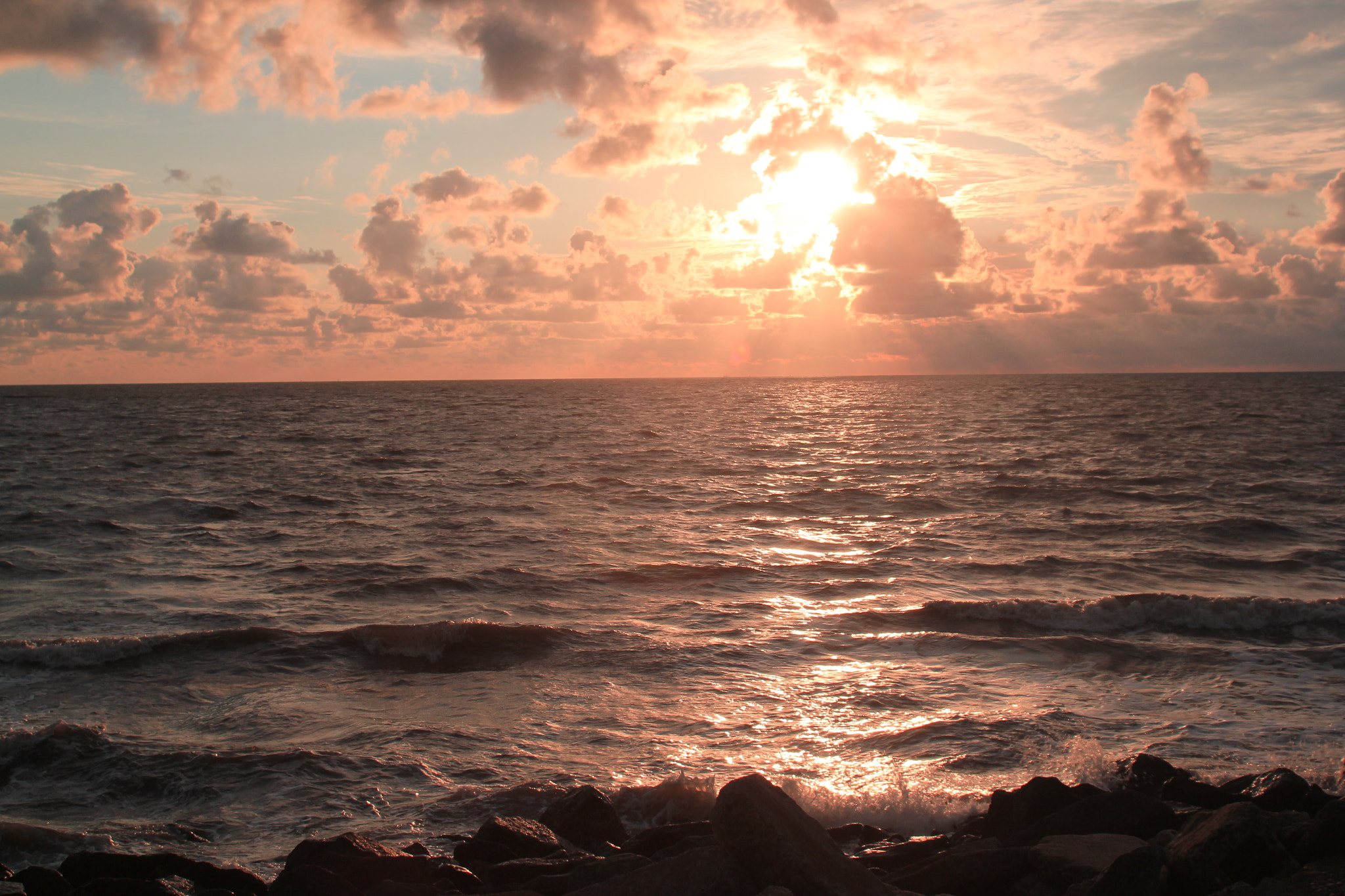 Tokina AF 193-2 19-35mm f/3.5-4.5 sample photo. Sun kissed ocean photography