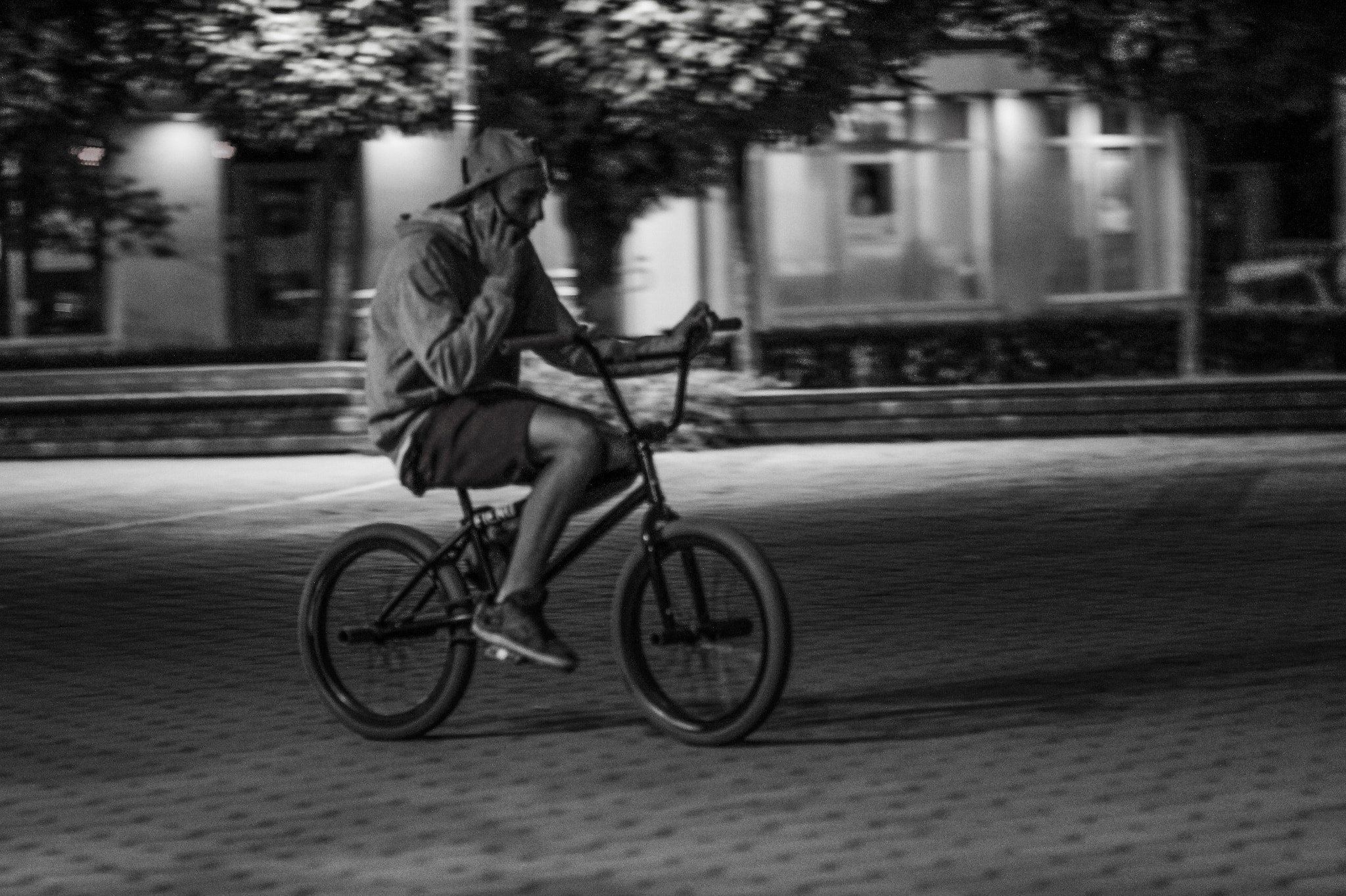 Canon EOS 1200D (EOS Rebel T5 / EOS Kiss X70 / EOS Hi) + Canon EF 85mm F1.8 USM sample photo. Biker photography