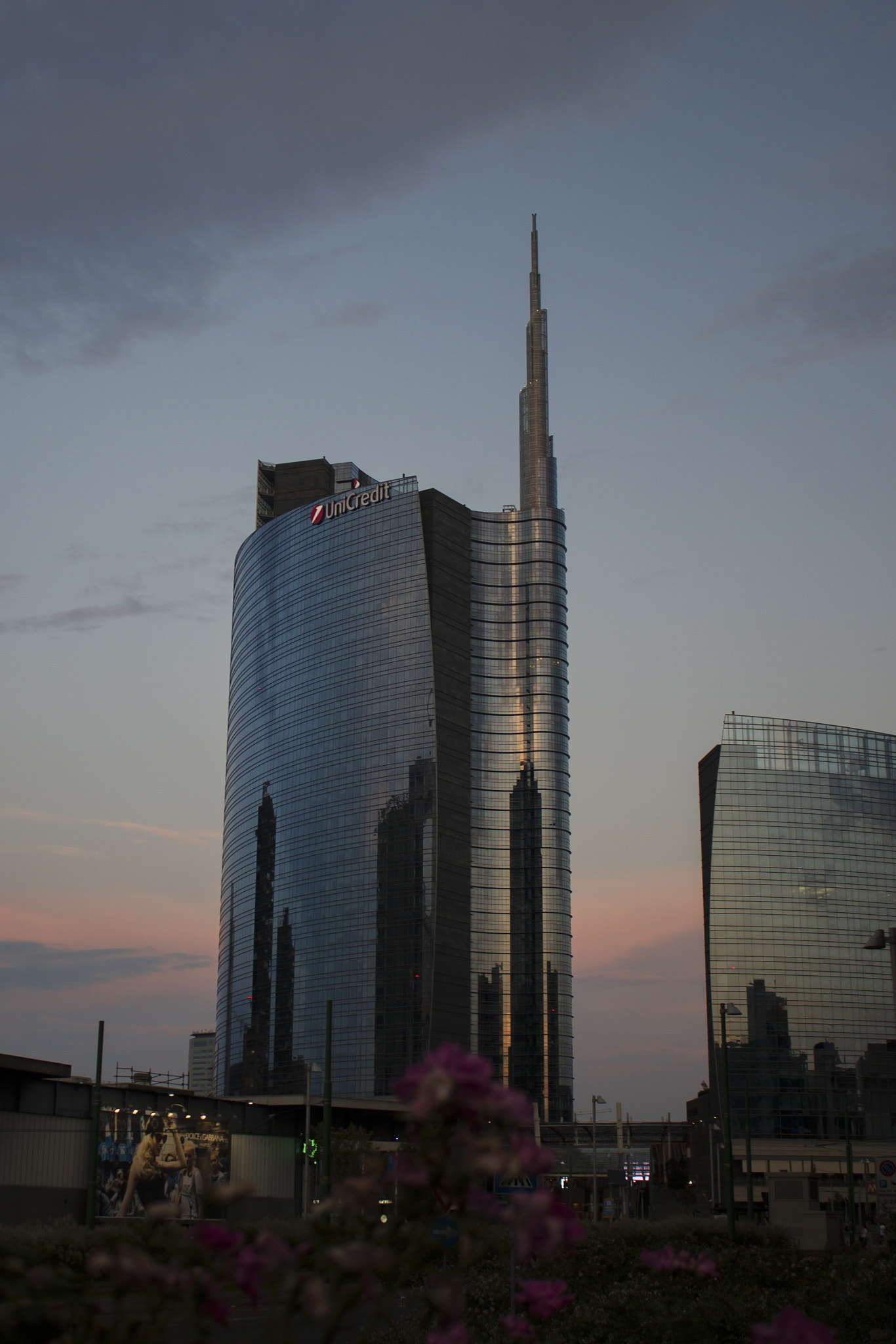 Canon EOS 7D Mark II + Canon EF-S 18-55mm F3.5-5.6 IS II sample photo. Milan .... italy photography