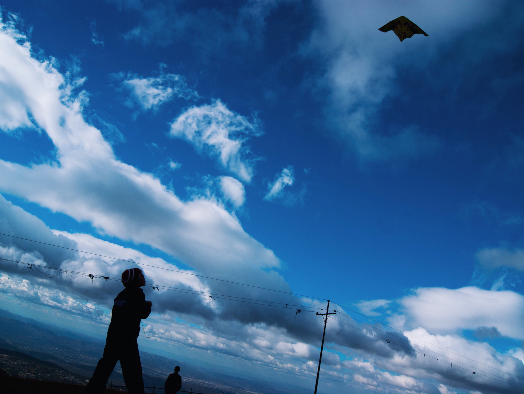 Sony Alpha DSLR-A290 + Sony DT 18-55mm F3.5-5.6 SAM sample photo. Child flying your kite photography