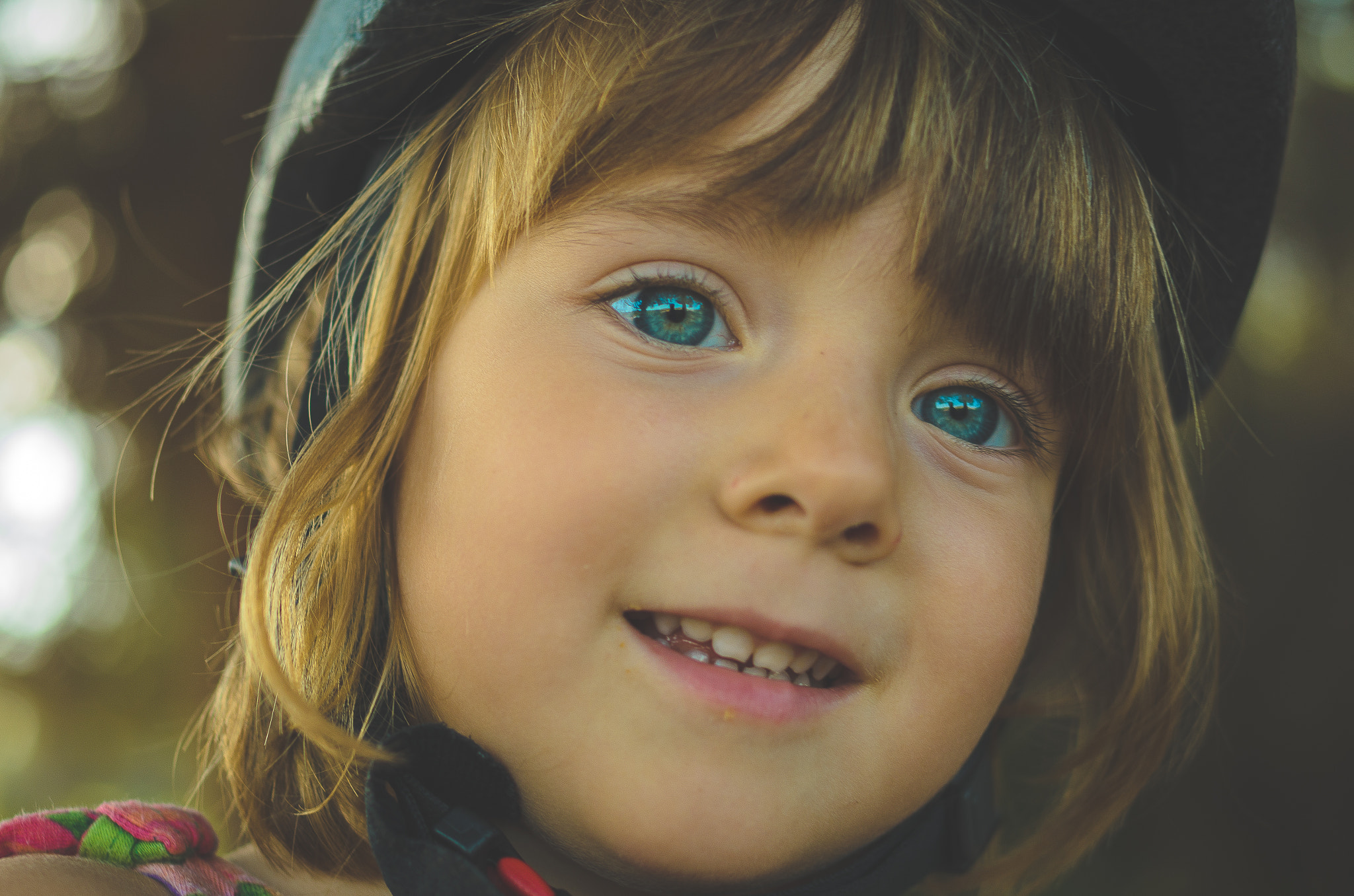 Pentax smc DA 35mm F2.4 AL sample photo. Con el casco photography
