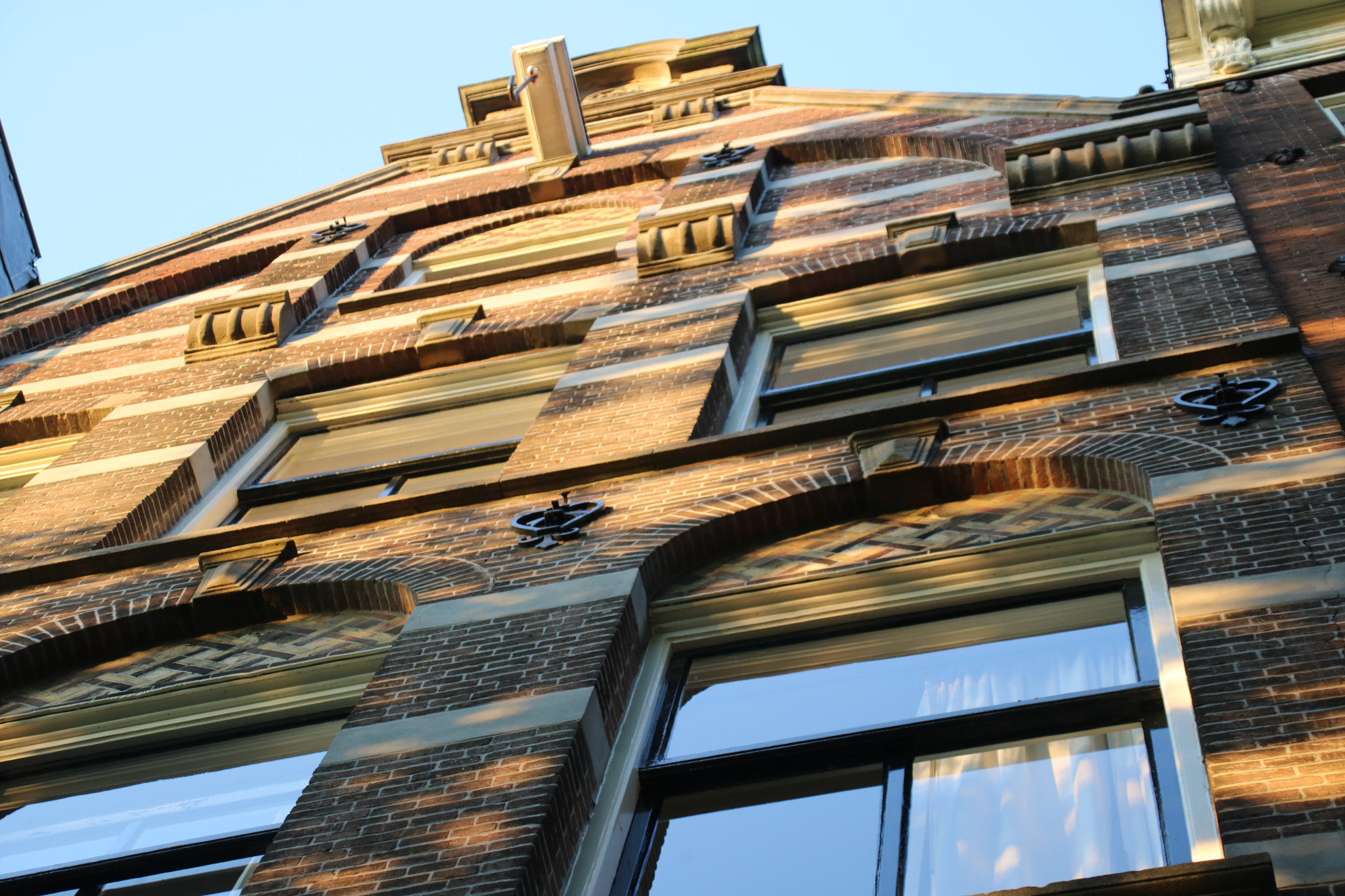 Canon EOS 750D (EOS Rebel T6i / EOS Kiss X8i) + Canon TS-E 90mm F2.8 Tilt-Shift sample photo. Amsterdam photography