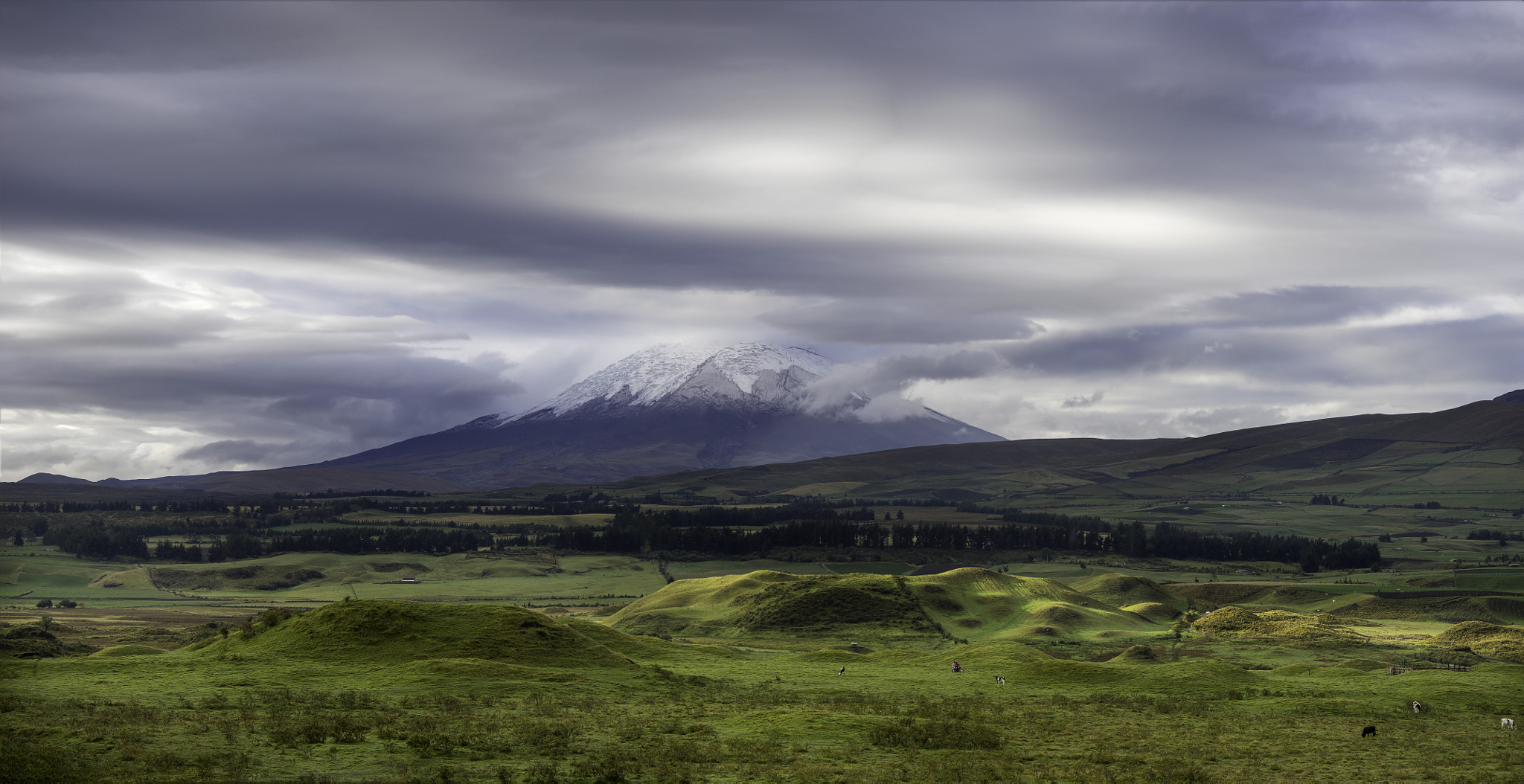 Sony a7 + Sony 70-400mm F4-5.6 G SSM sample photo. Cotopaxi photography