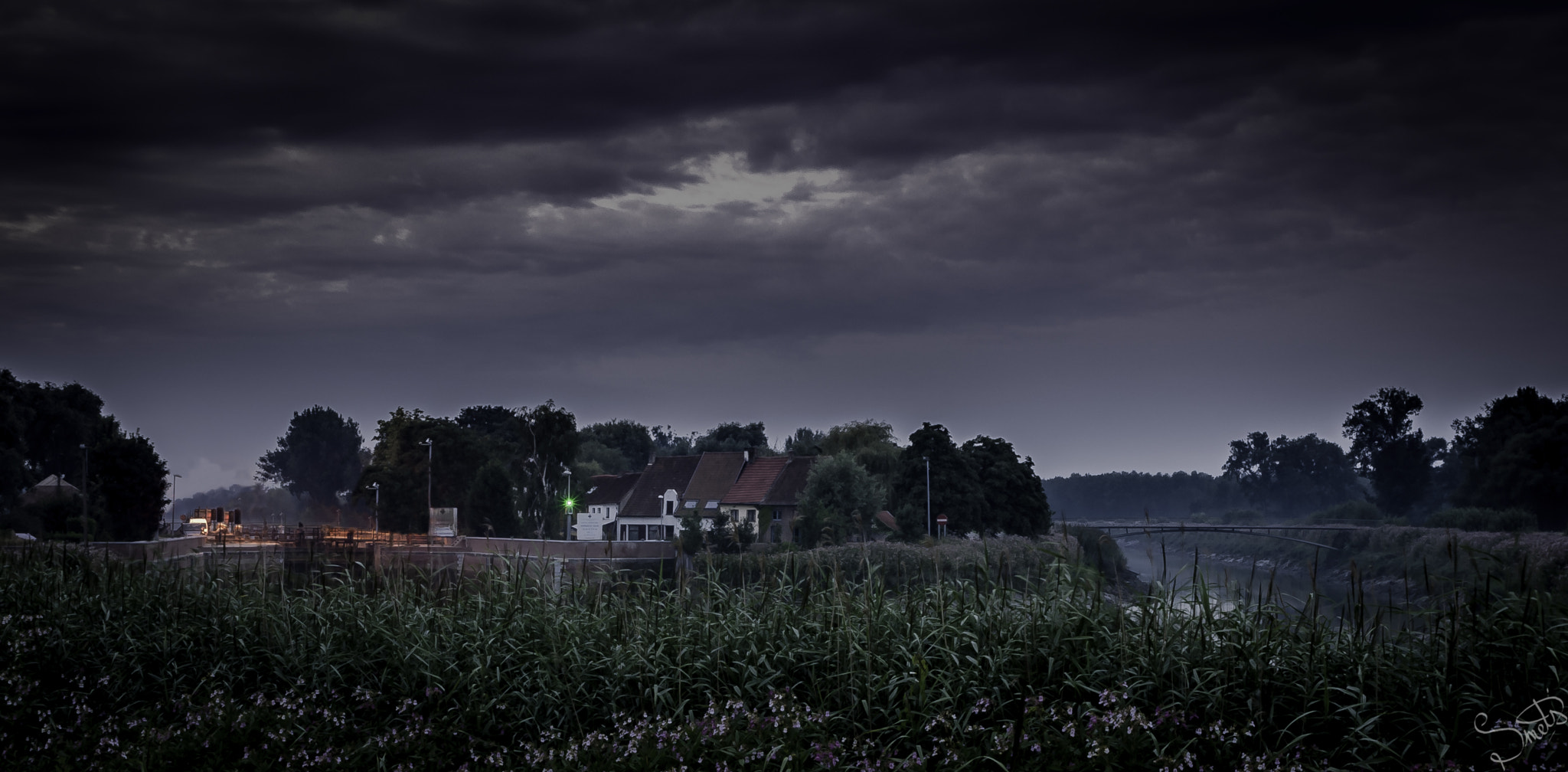 Sigma 17-70mm F2.8-4 DC Macro OS HSM | C sample photo. Cloudy morning photography