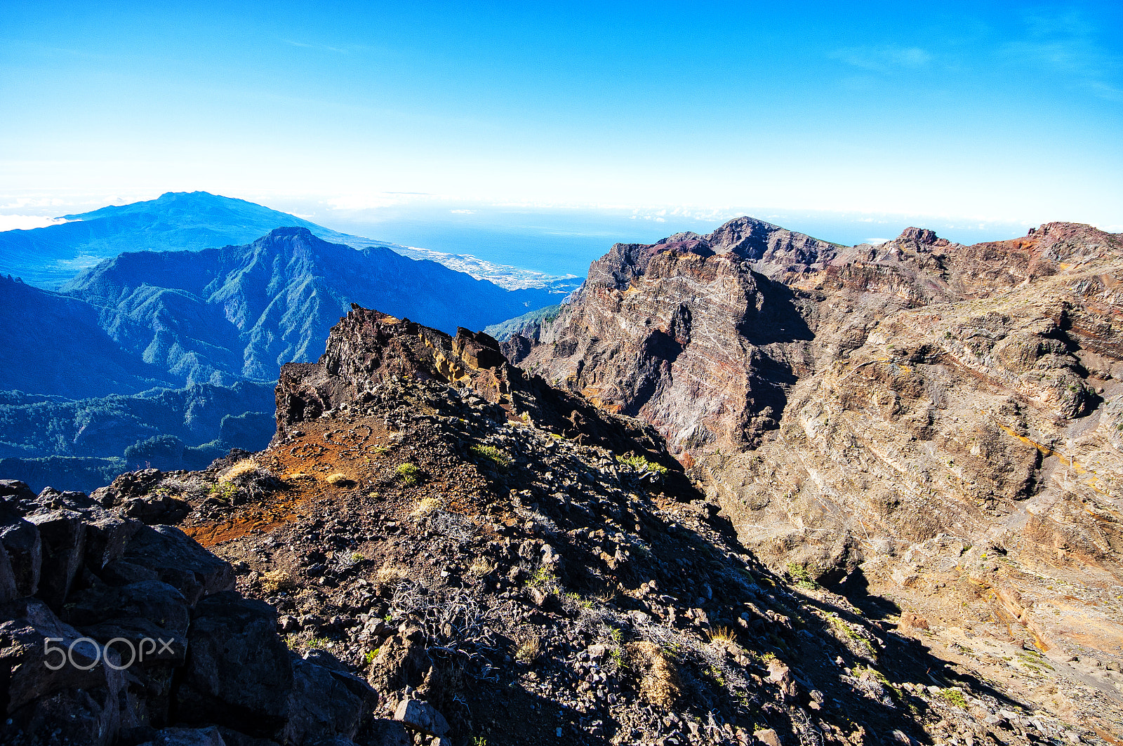 Sigma 8-16mm F4.5-5.6 DC HSM sample photo. Amazing view on rocky mountains and sea photography