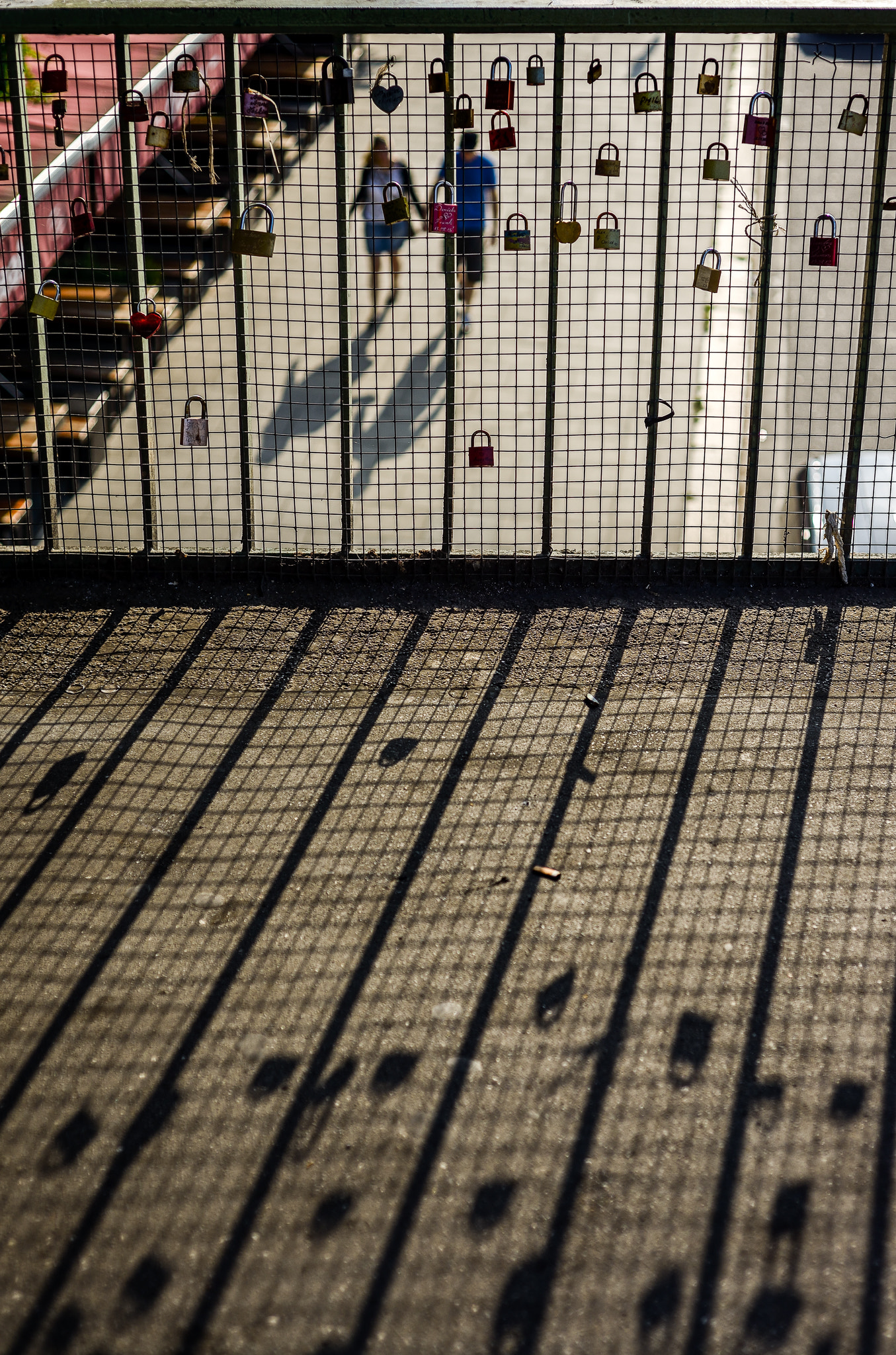 Nikon D800 + AF Nikkor 50mm f/1.8 sample photo. Love locks in backlight photography