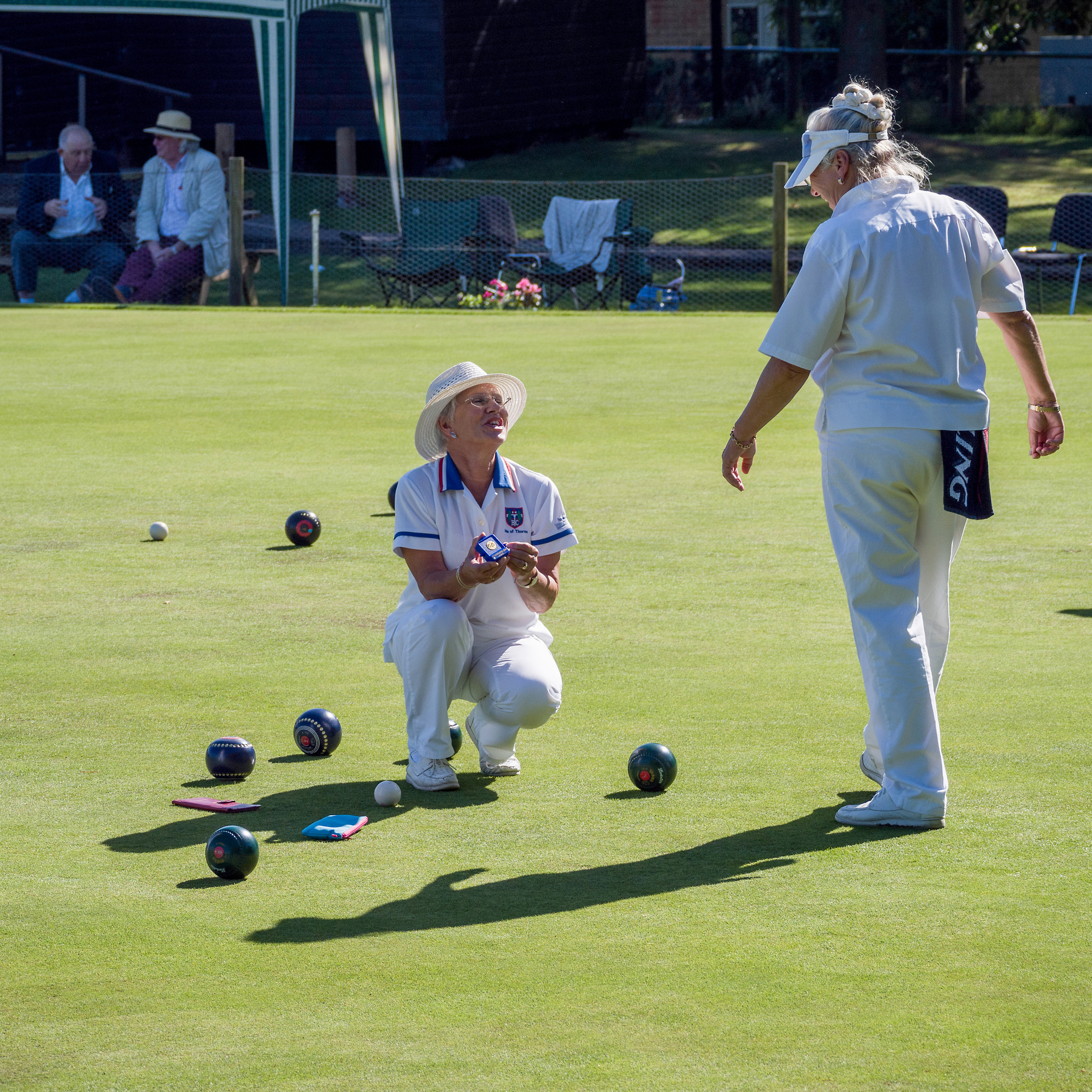 Olympus PEN-F + Olympus M.Zuiko ED 75-300mm F4.8-6.7 II sample photo. Isle of thorns, sussex/uk - september 11 : lawn bowls match at i photography