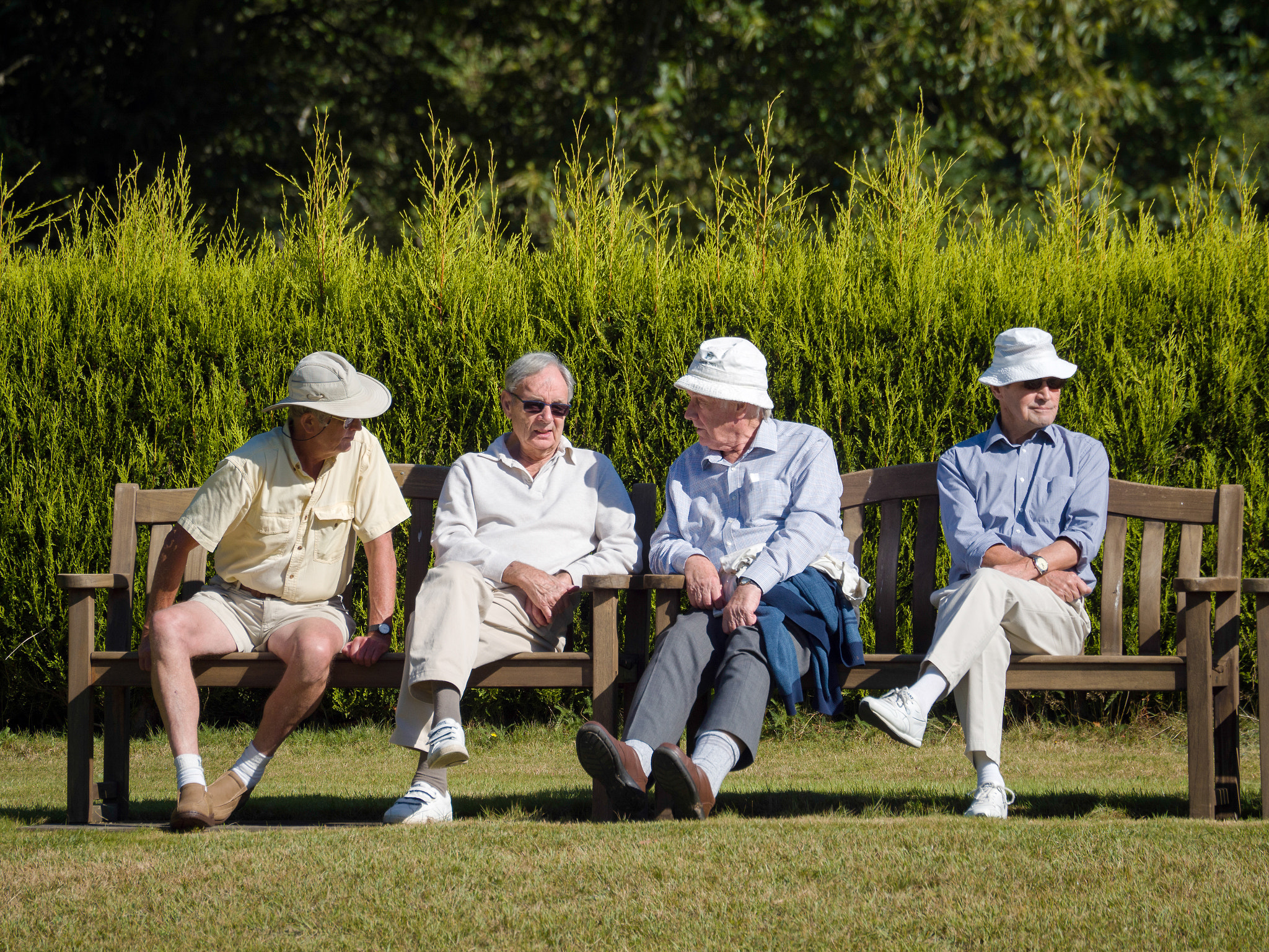 Olympus PEN-F sample photo. Isle of thorns, sussex/uk - september 11 : spectators at a lawn photography