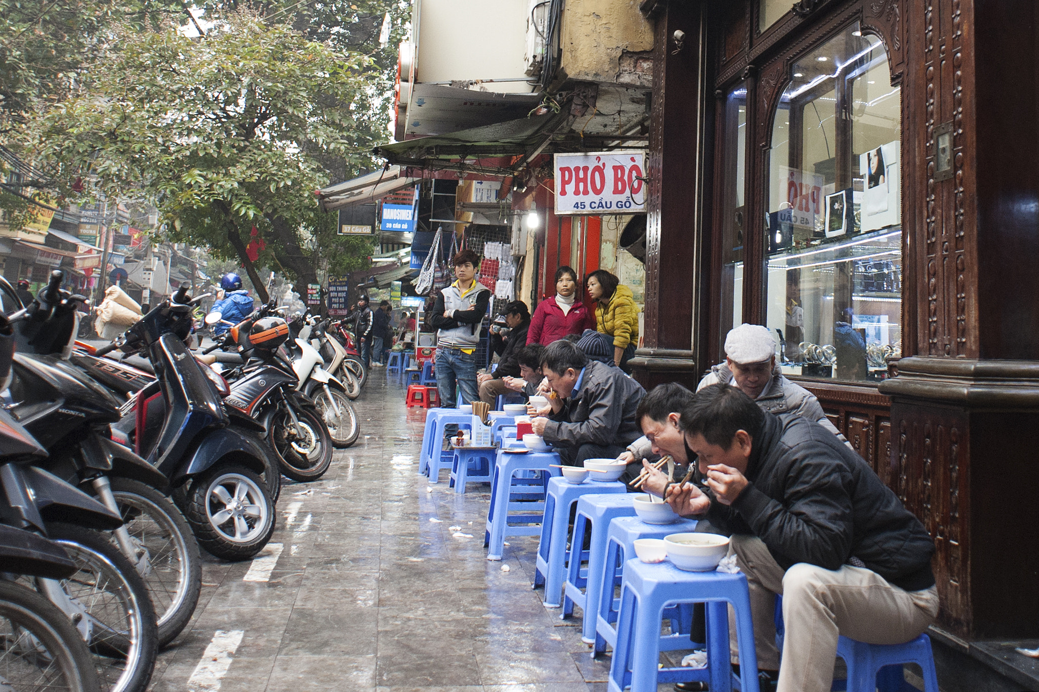 Nikon D3 + Nikon AF Nikkor 20mm F2.8D sample photo. Pho hanoi photography