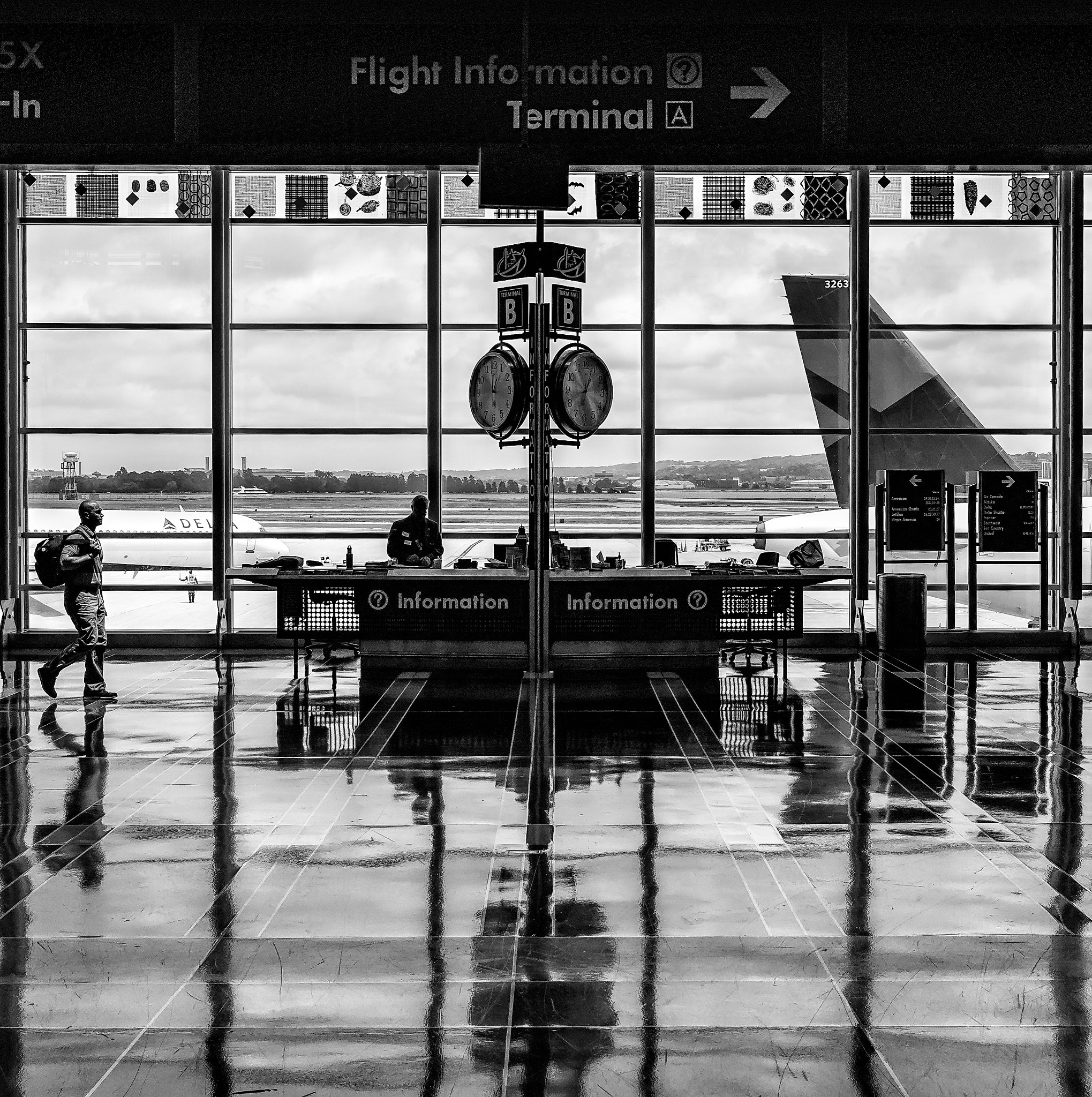 Leica Summicron-M 28mm F2 ASPH sample photo. At reagan national photography