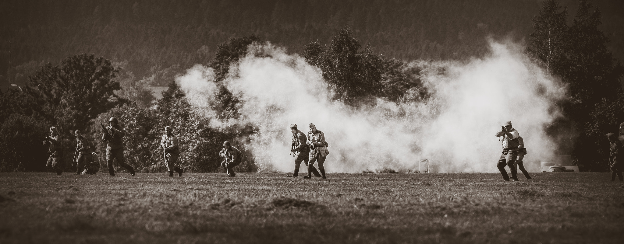Canon EOS 5D sample photo. Ww2 re-build battle photography