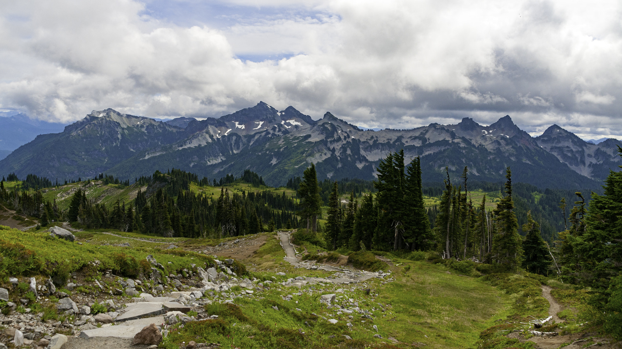 Nikon D300 + Sigma 18-200mm F3.5-6.3 DC sample photo. Mount rainier national park photography