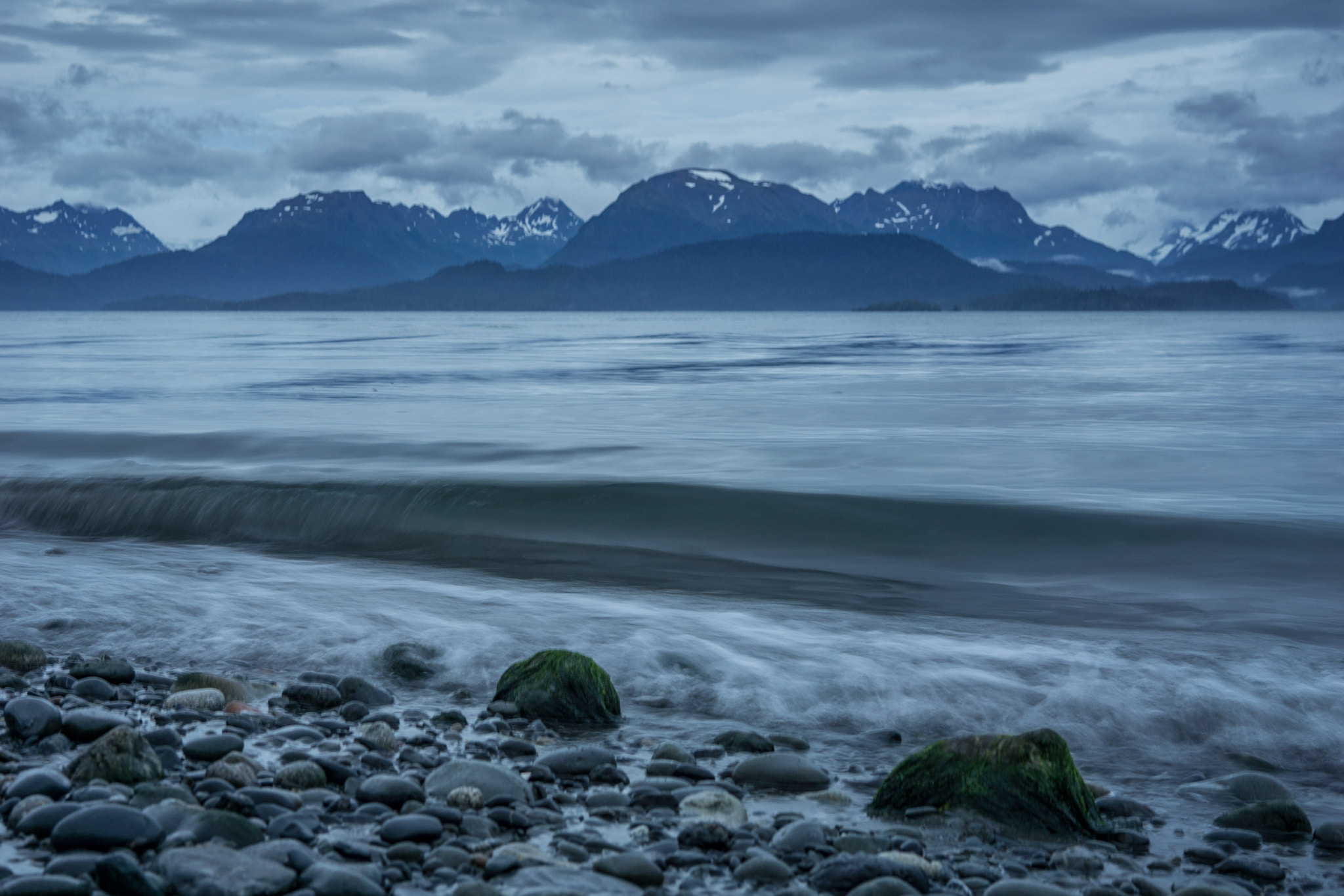 Sony a6000 + Sony Sonnar T* FE 35mm F2.8 ZA sample photo. Waves from a boat photography