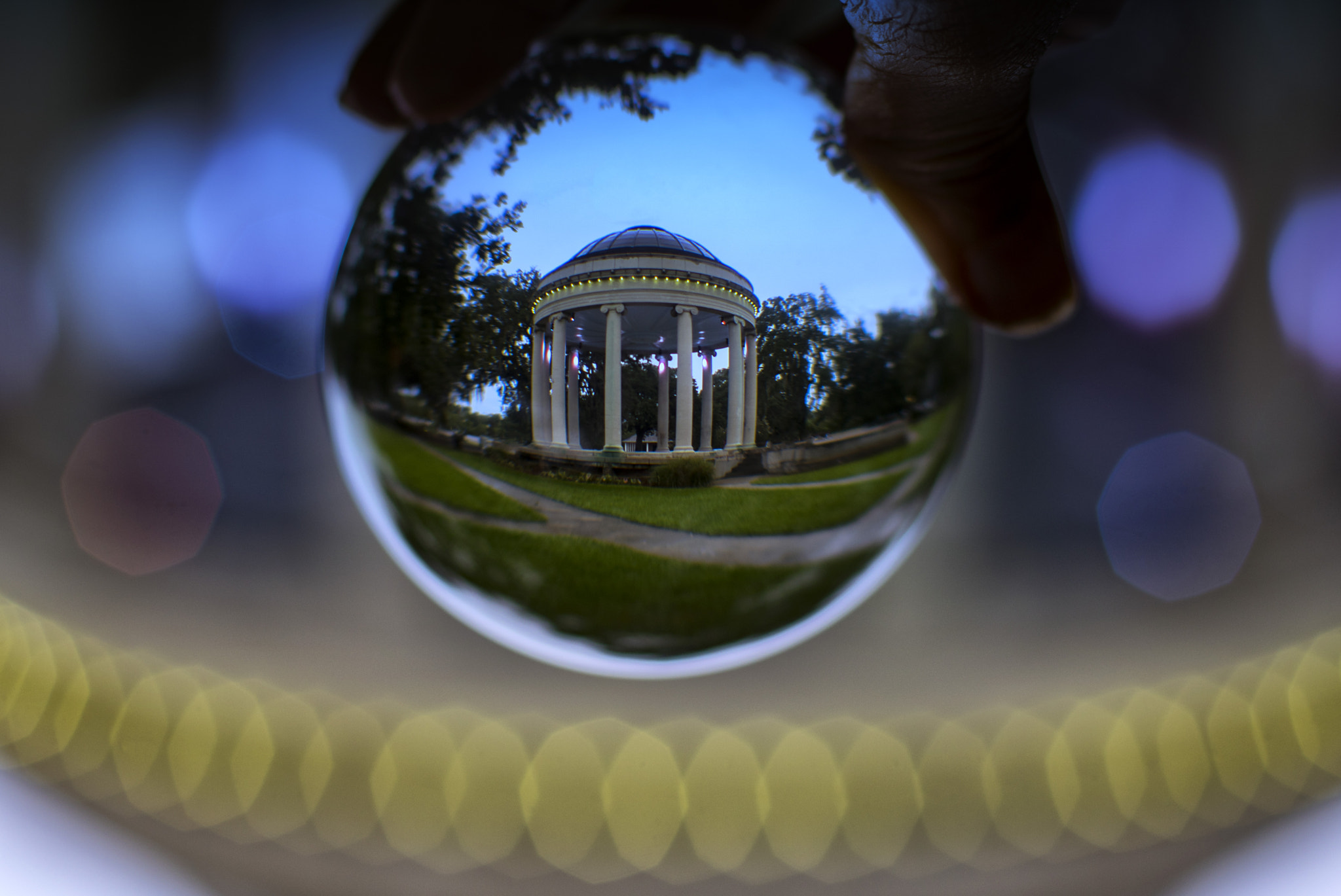 Canon EOS 750D (EOS Rebel T6i / EOS Kiss X8i) sample photo. Eye spy nola city park pagoda photography