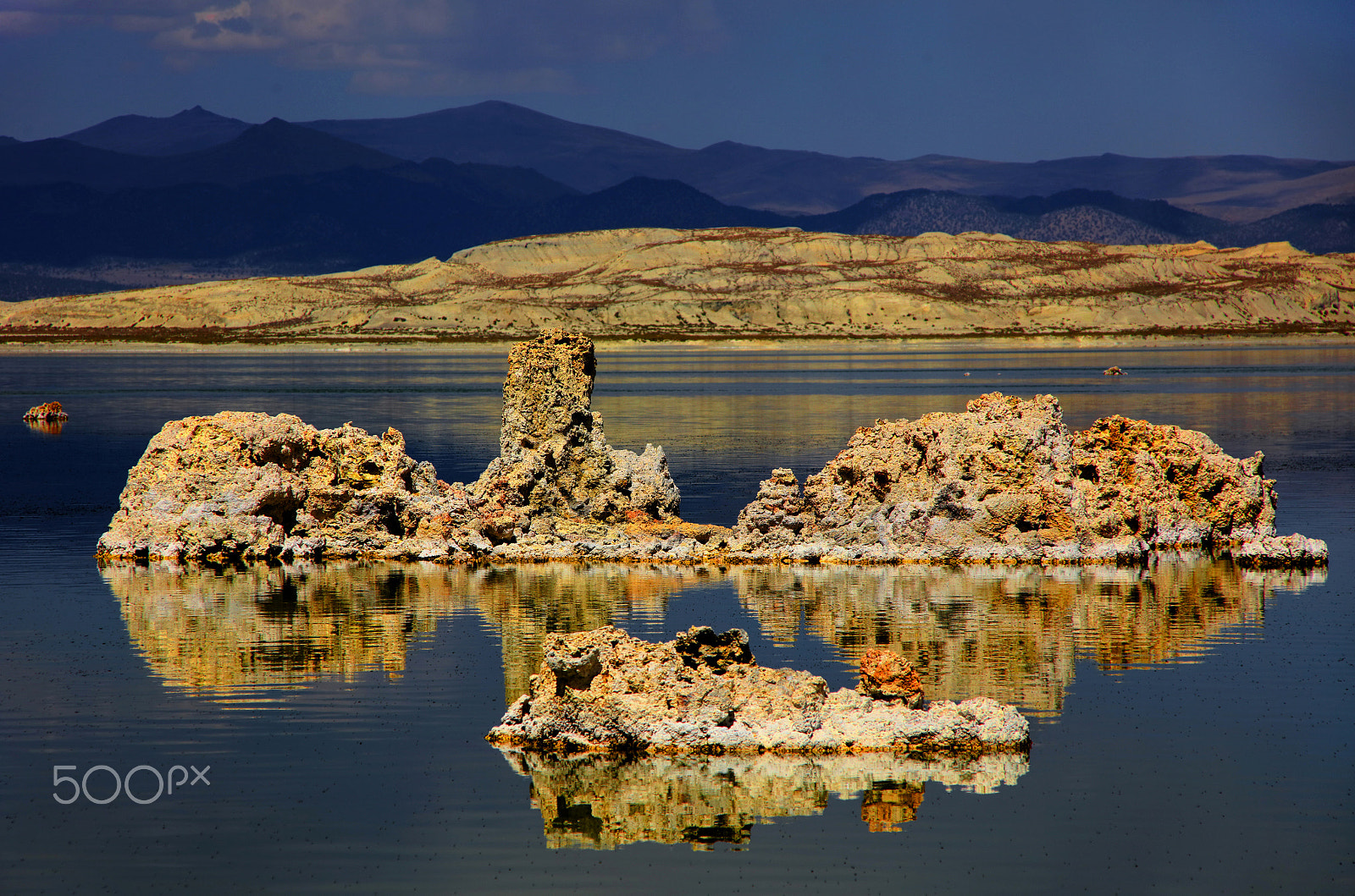 Canon EOS 5DS R + Tamron AF 28-300mm F3.5-6.3 XR Di LD Aspherical (IF) Macro sample photo. Mono lake photography