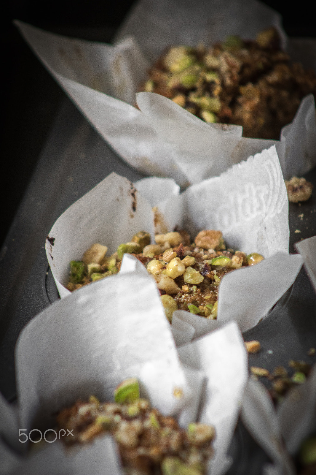 Canon EF 75-300mm f/4-5.6 USM sample photo. Honey baklava muffins photography