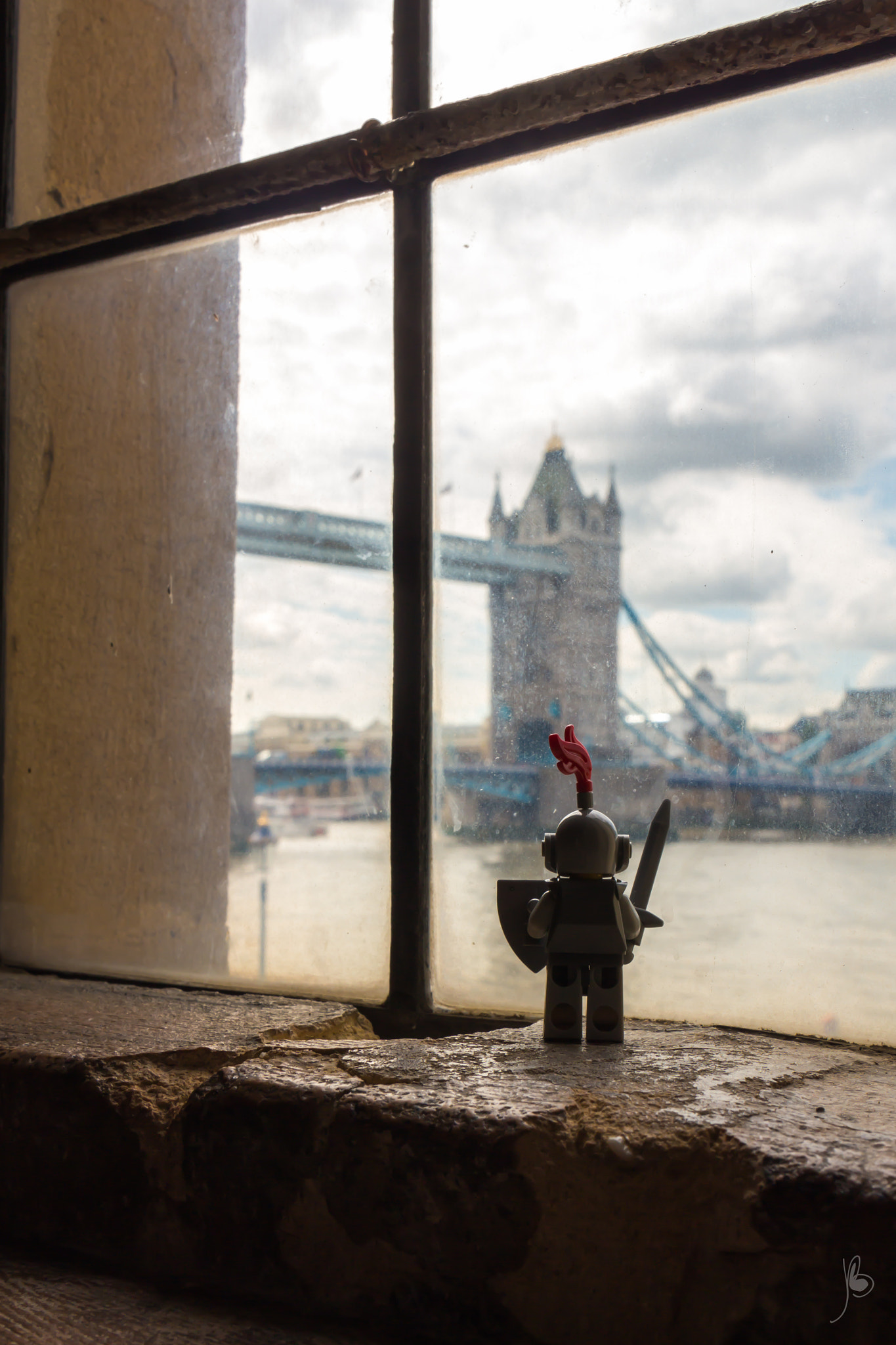Canon EF 24-70mm F4L IS USM sample photo. Knight of the tower of london photography
