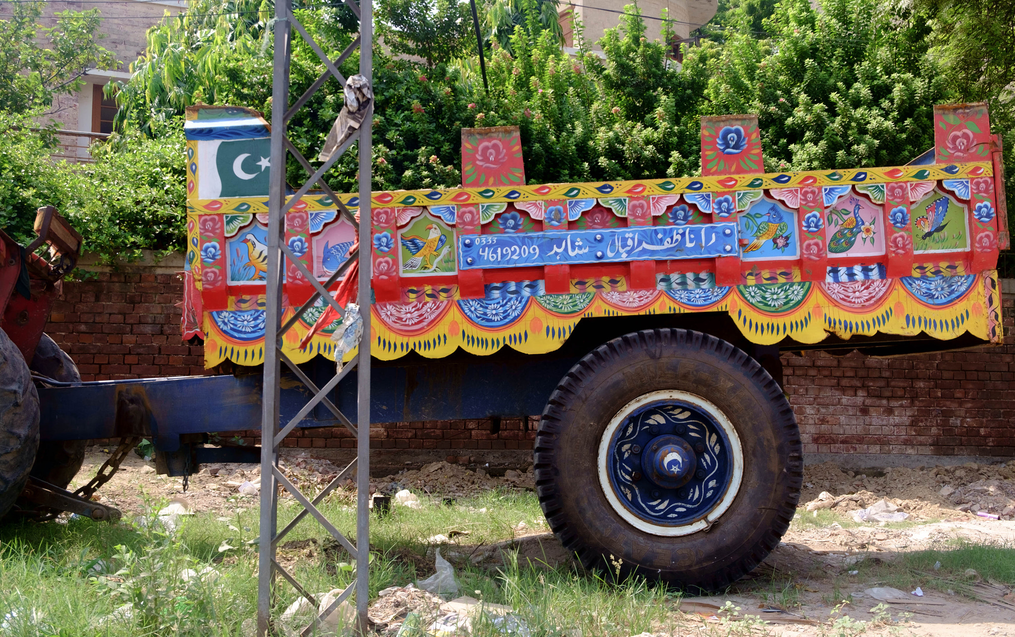 Fujifilm X-E1 + Fujifilm XC 16-50mm F3.5-5.6 OIS II sample photo. Truck art, pakistan photography