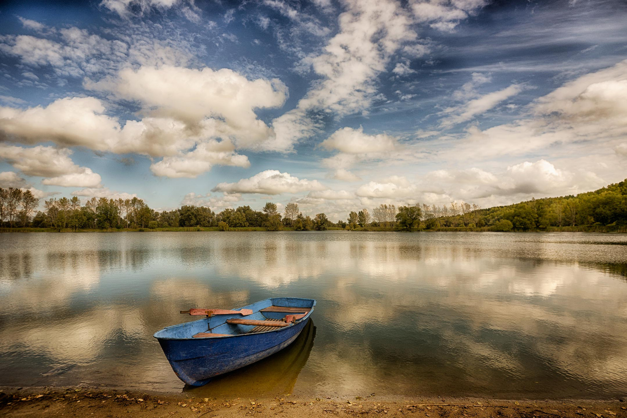 Sigma 17-35mm F2.8-4 EX DG  Aspherical HSM sample photo. At the lake. photography