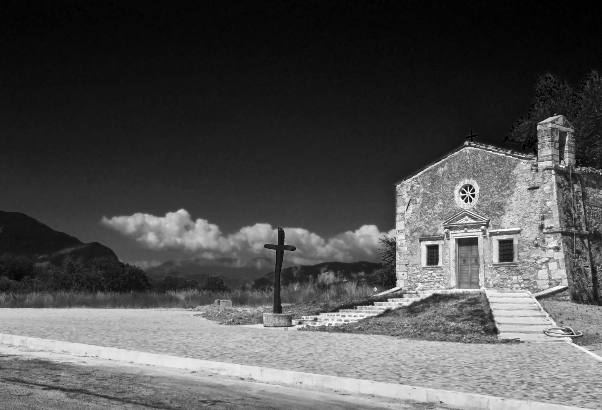 Canon PowerShot SX210 IS sample photo. Chapel on the side road, abruzzo italy photography
