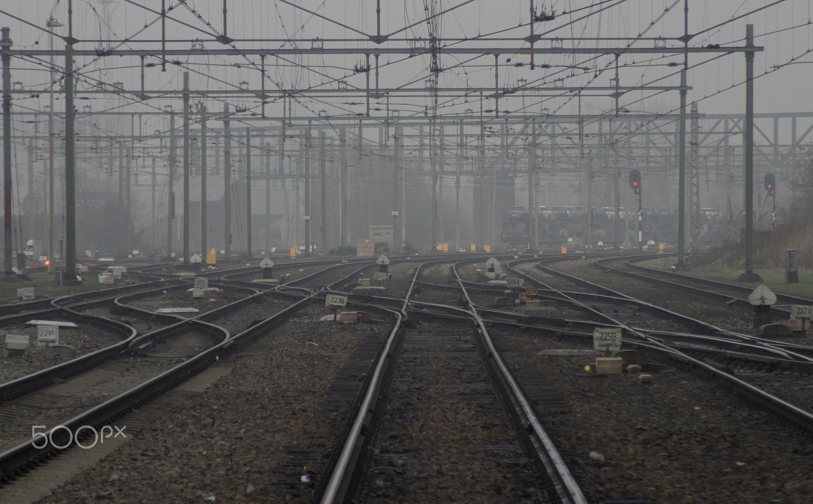 Tamron AF 28-200mm F3.8-5.6 XR Di Aspherical (IF) Macro sample photo. Traintracks photography