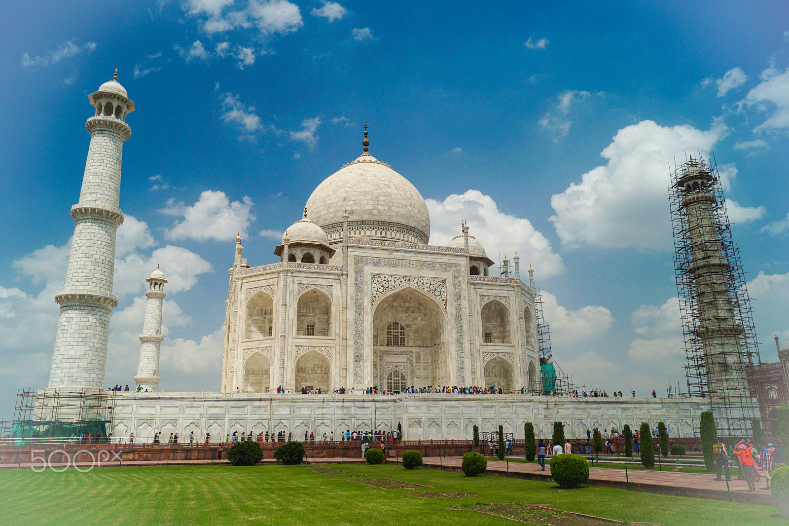 Sony ILCA-77M2 + Sony DT 18-55mm F3.5-5.6 SAM sample photo. The taj mahal photography