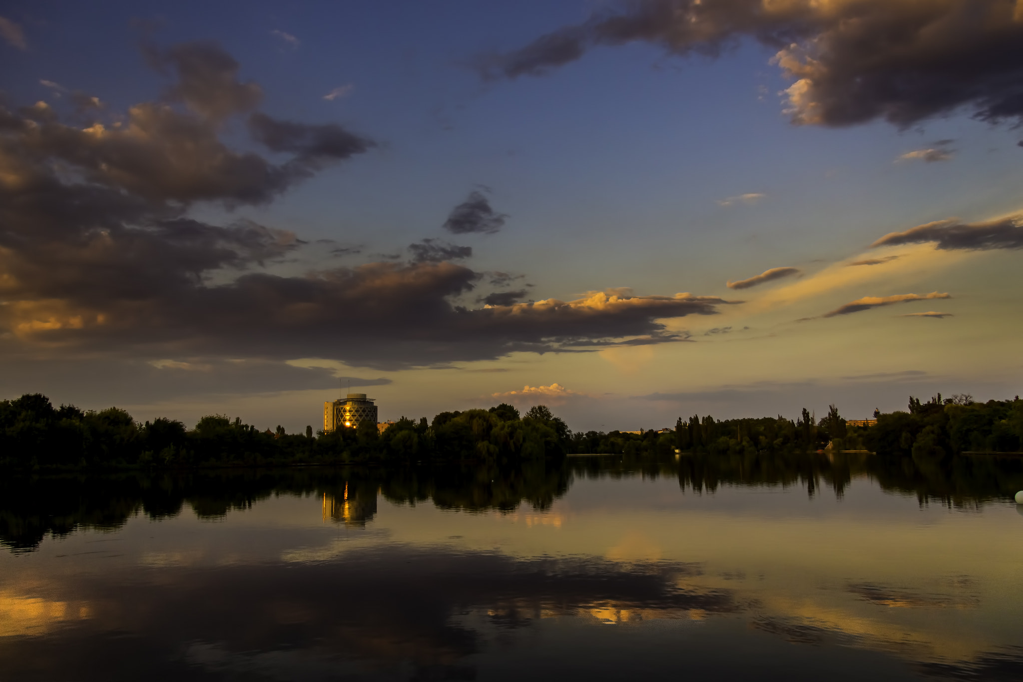 Canon EF-S 17-85mm F4-5.6 IS USM sample photo. Urban by nature photography