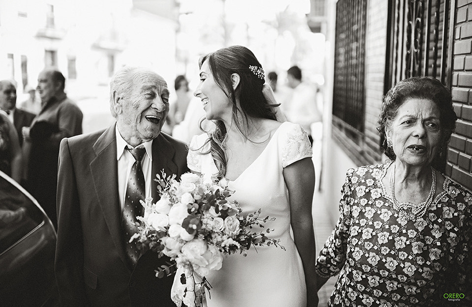 Nikon D3S + Nikon AF-S Nikkor 35mm F1.4G sample photo. Bride grandfather photography